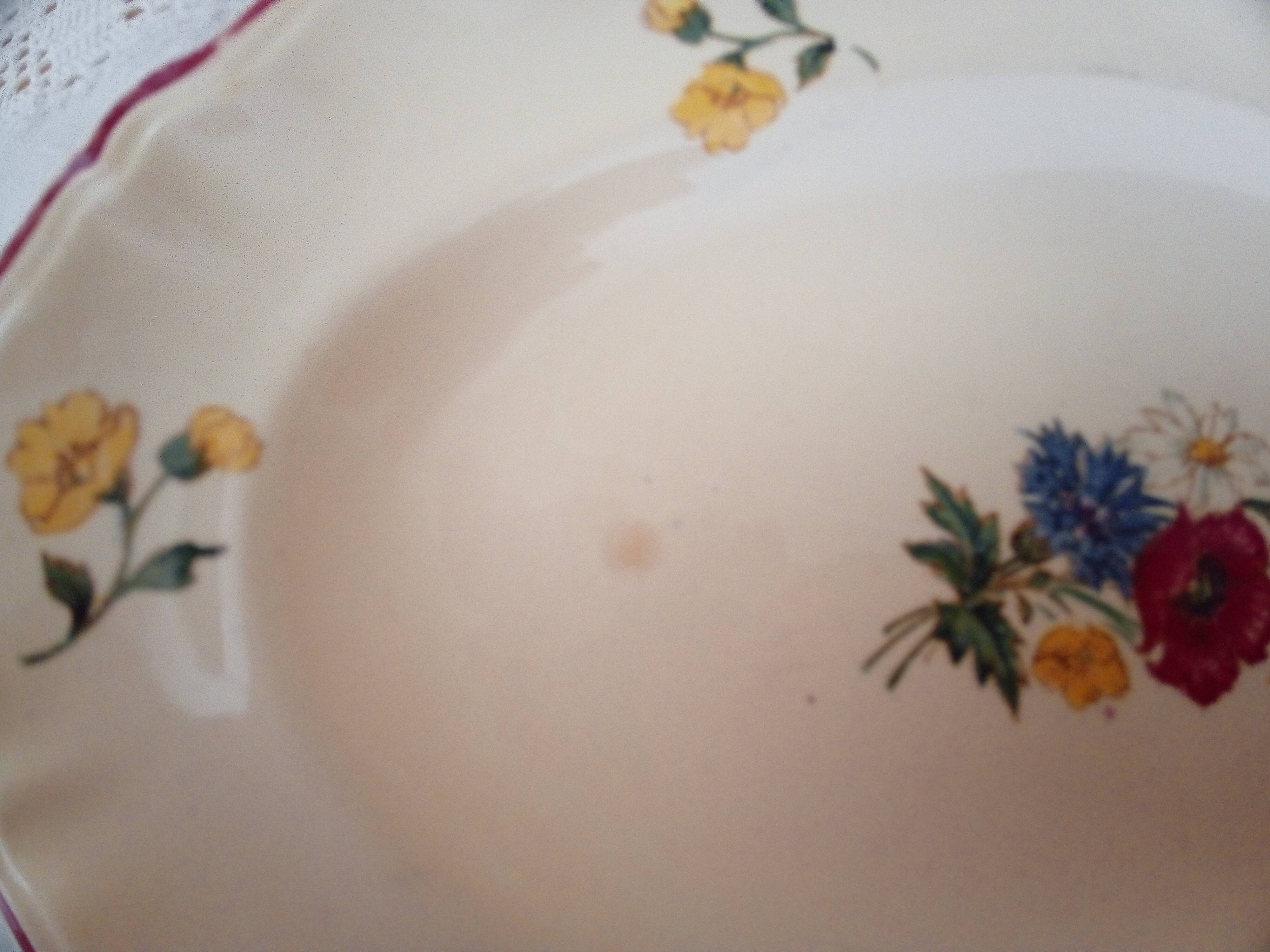 Oval dish, ravine Digoin Sarreguemines model Agreste deep red edar floral decoration