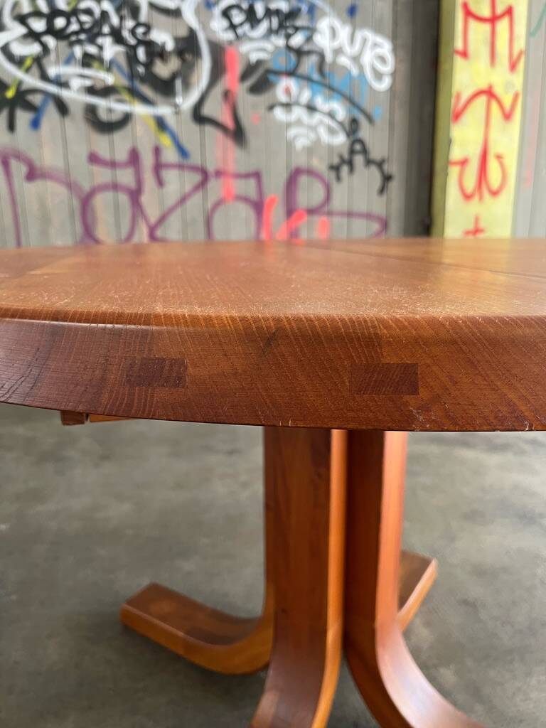 Table T40 in solid oak by Pierre Chapo from around 1970.