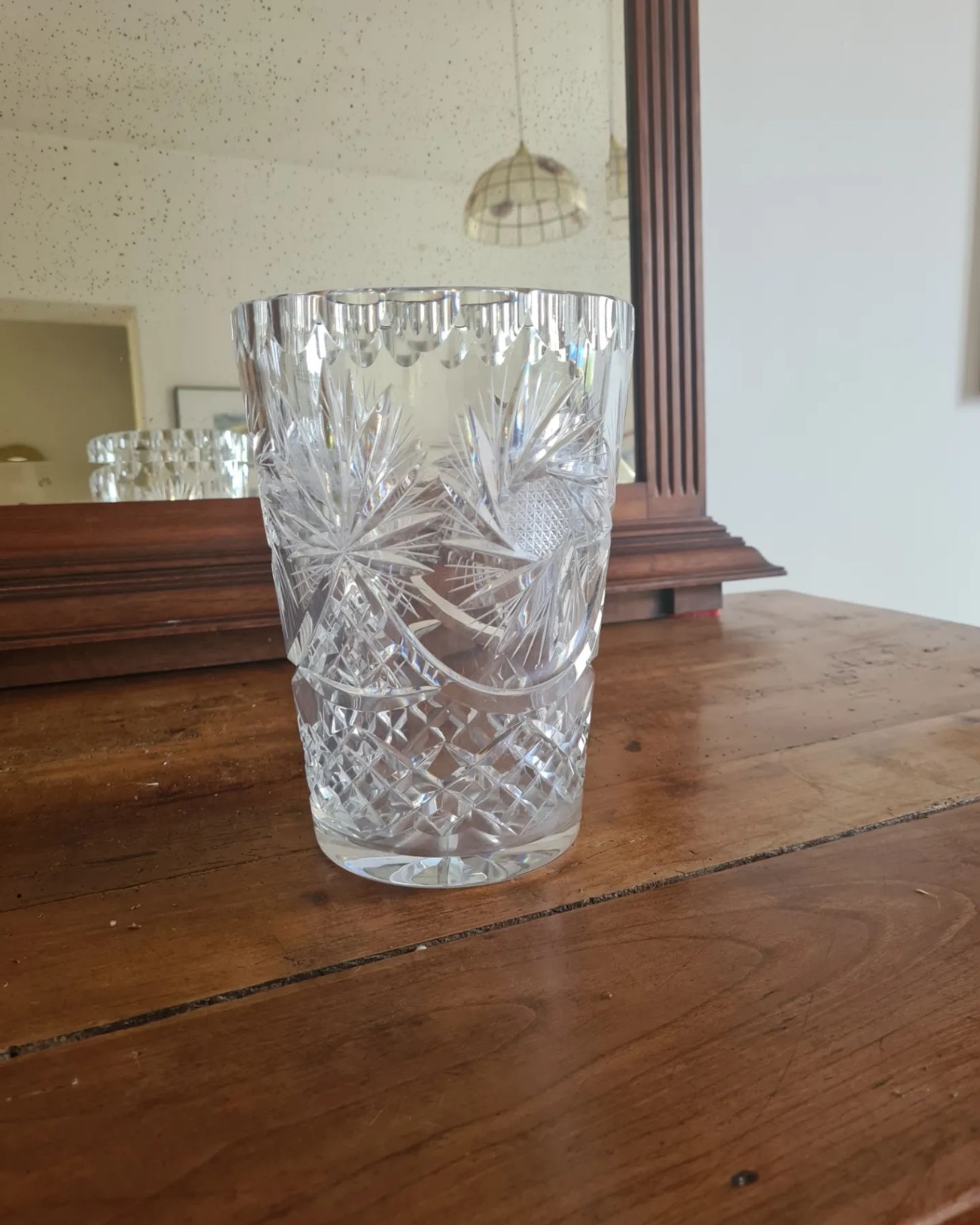 Vase en cristal taillé style Saint-Louis