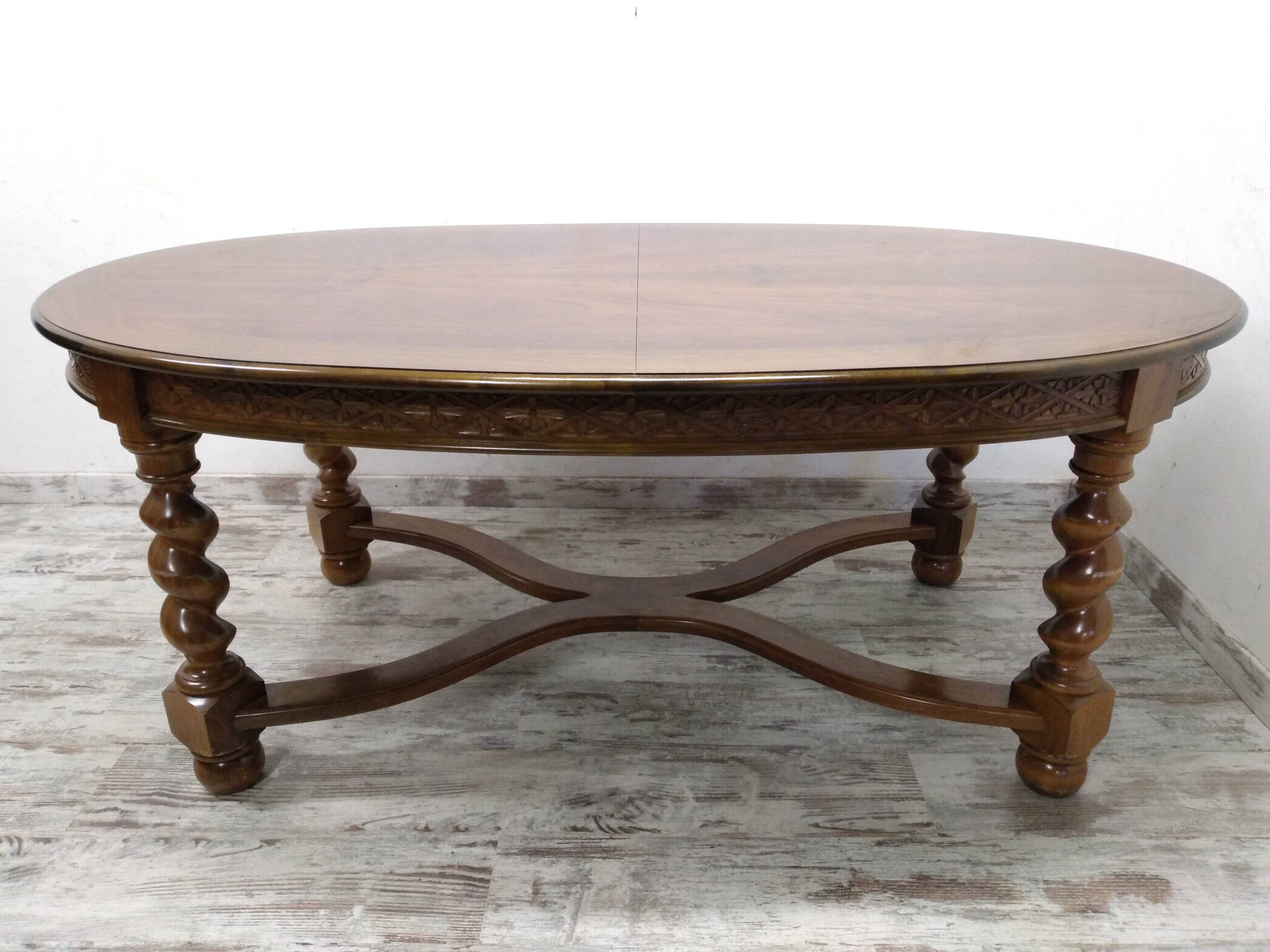 Table style Louis XIII