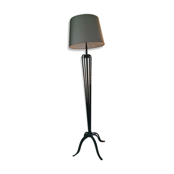 Lampadaire avec pied en fer forgé
