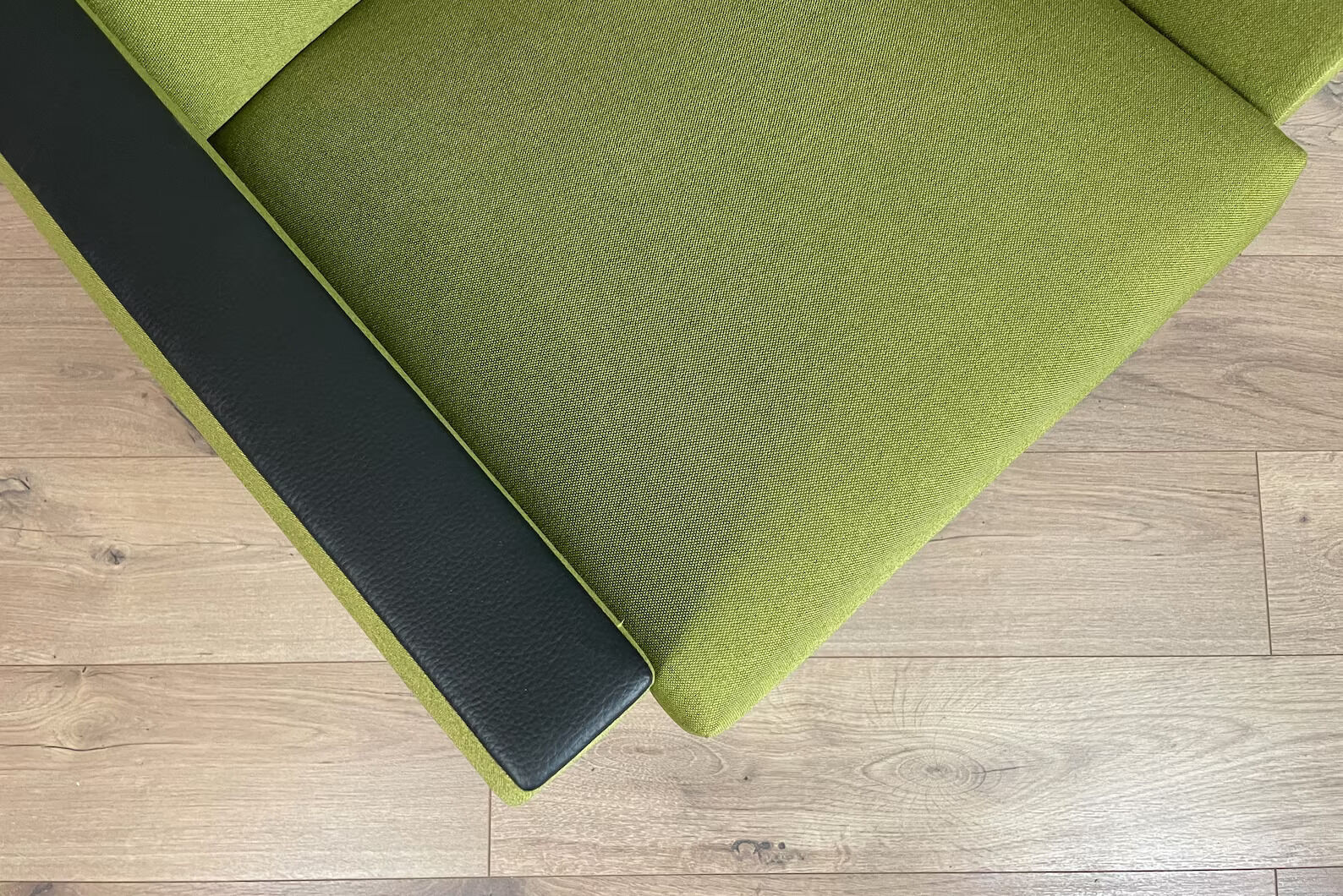 Restored vintage green swivel lounge armchair from 60's / mid century / upholseted / chair