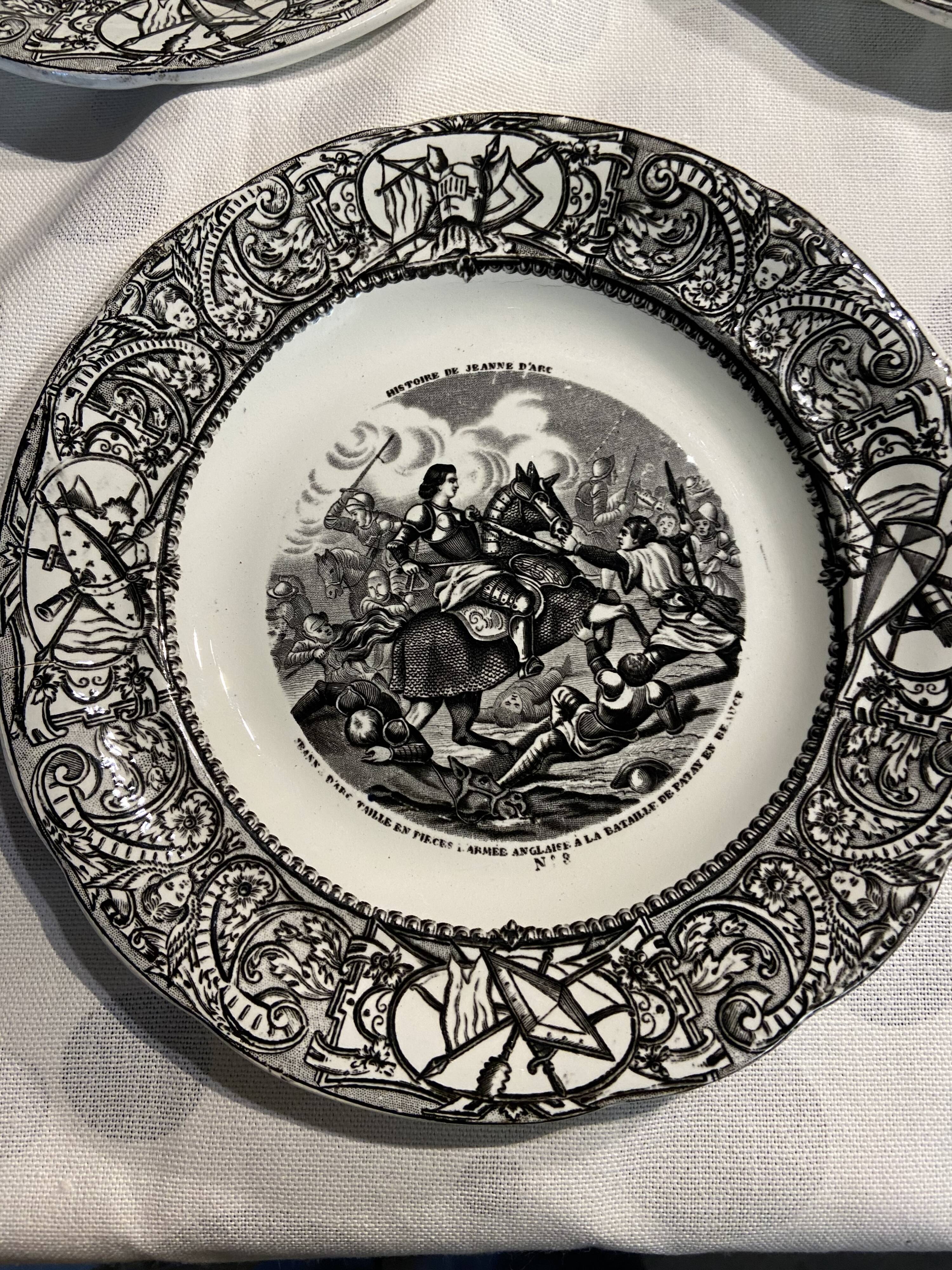 Lot of 5 Gien plates on the story of Joan of Arc