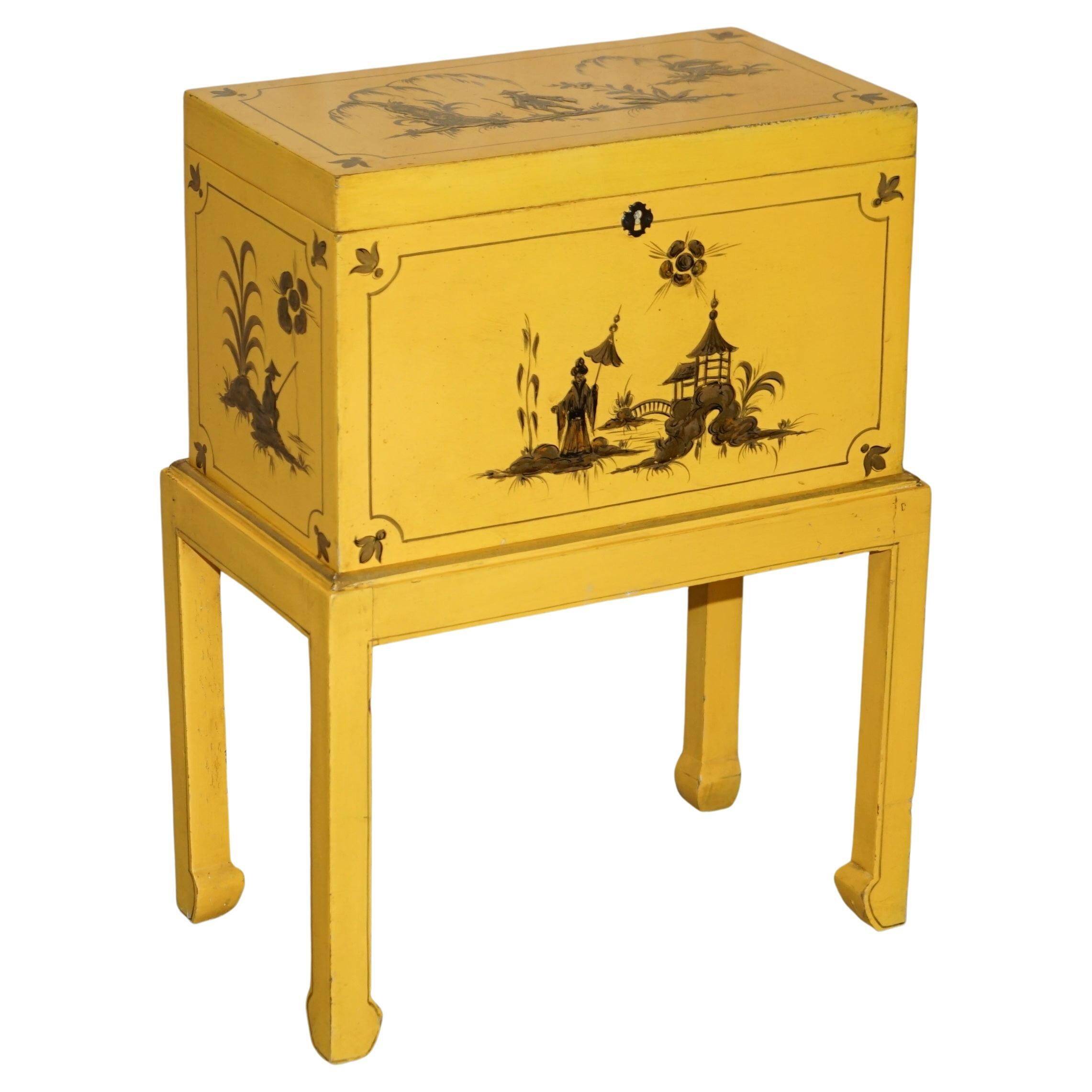 Antique Japanese commode hand-painted and lacquered.