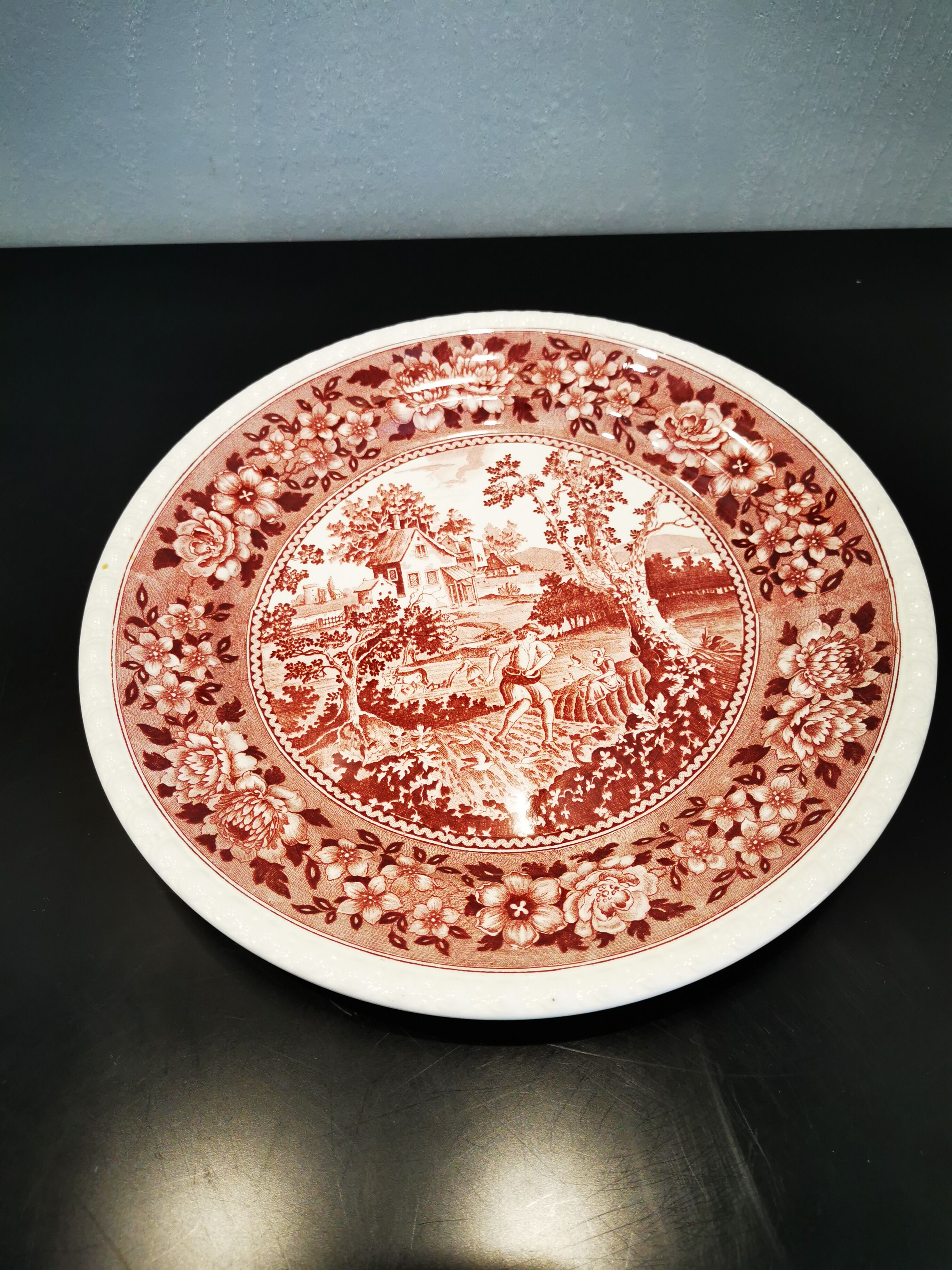 Set of 6 dessert plates and the Villeroy & Boch Rusticana serving dish