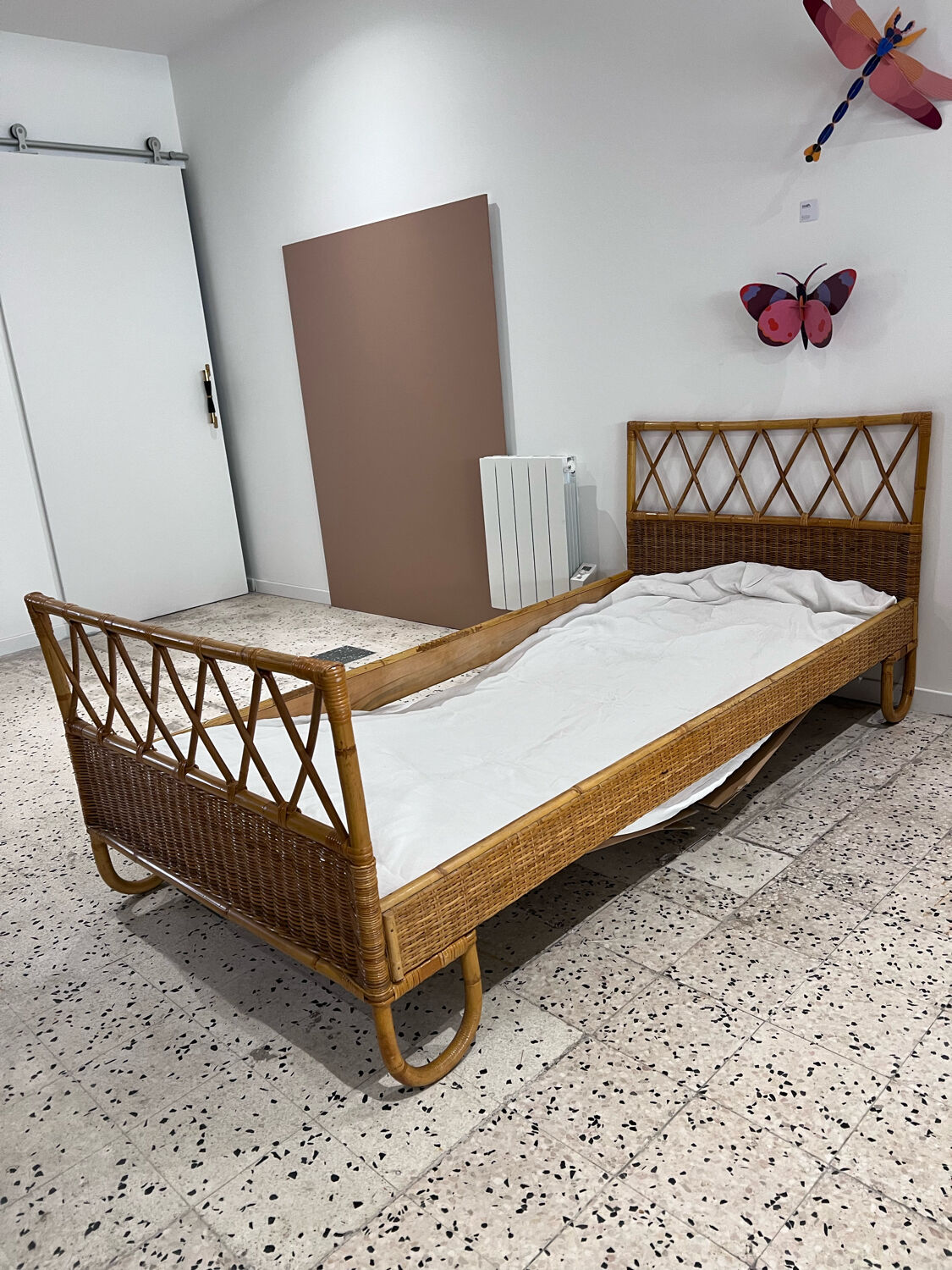 Vintage 1 place rattan bed