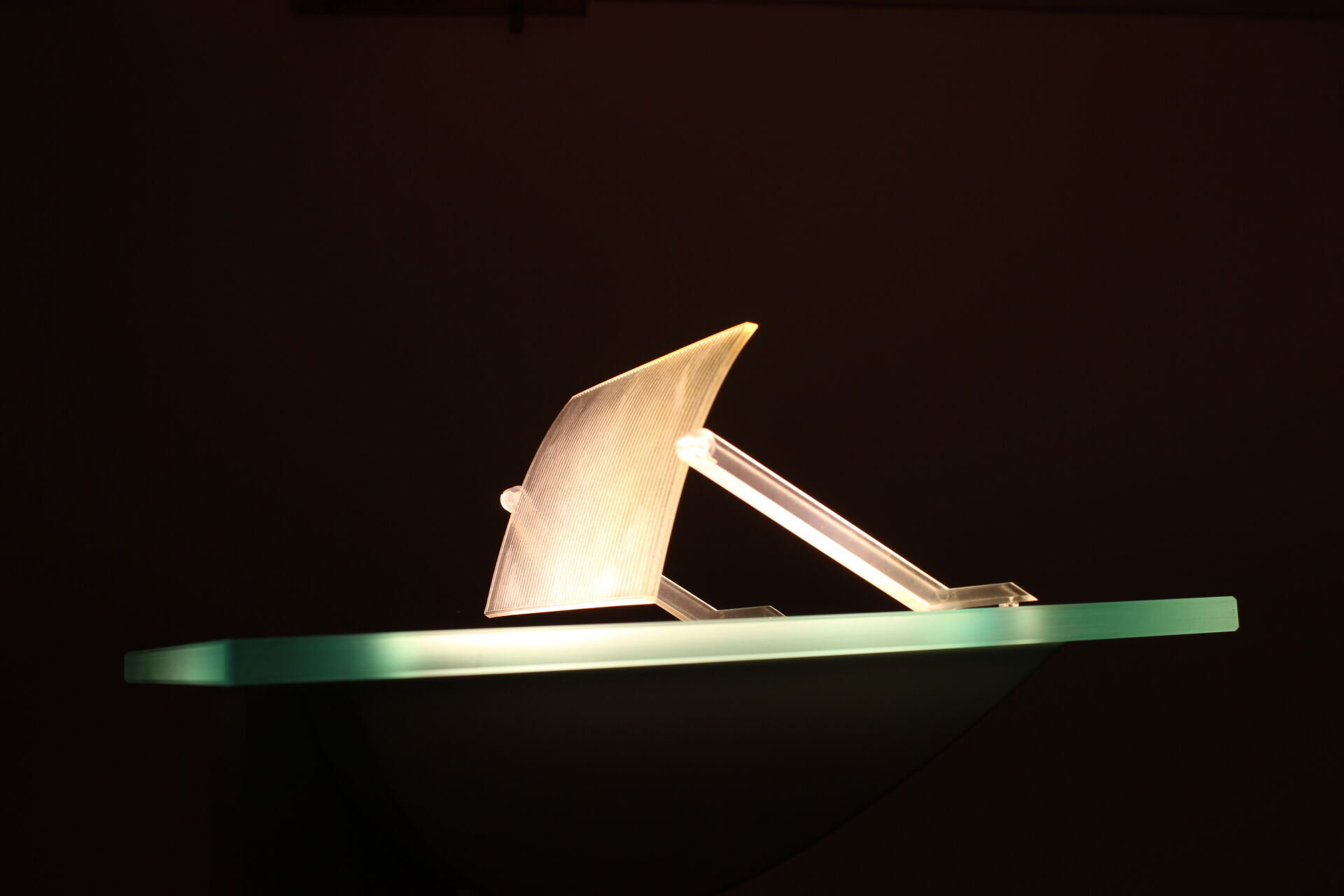 Lampadaire en métal blanc moderniste par Hartmut Engel pour Zumtobel, années 1980.