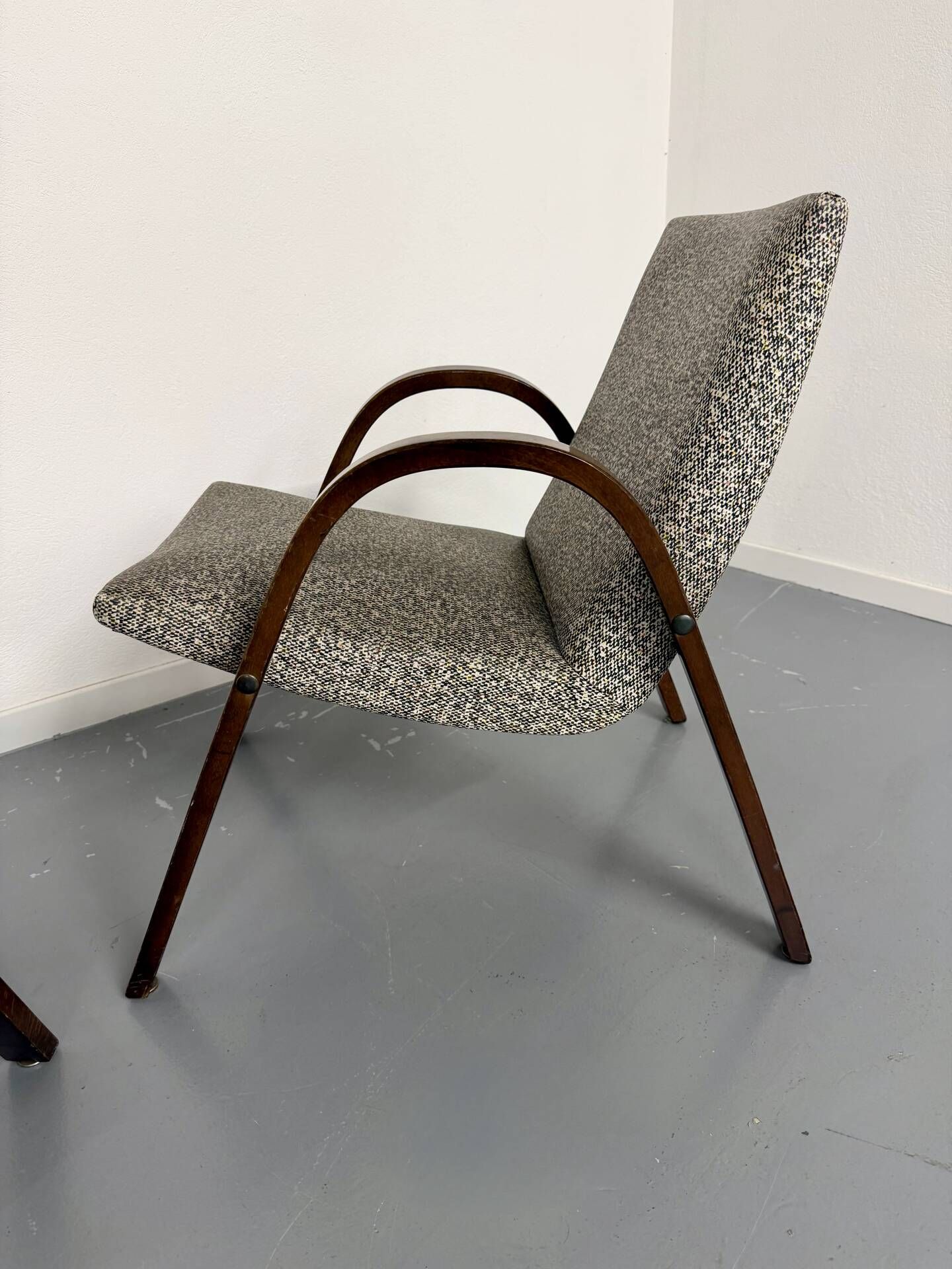 Set of 2 vintage design Bow-Wood Steiner armchairs, 1950s.