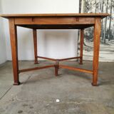 Table en  chêne doré, art nouveau