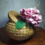 Round basket with wicker lid