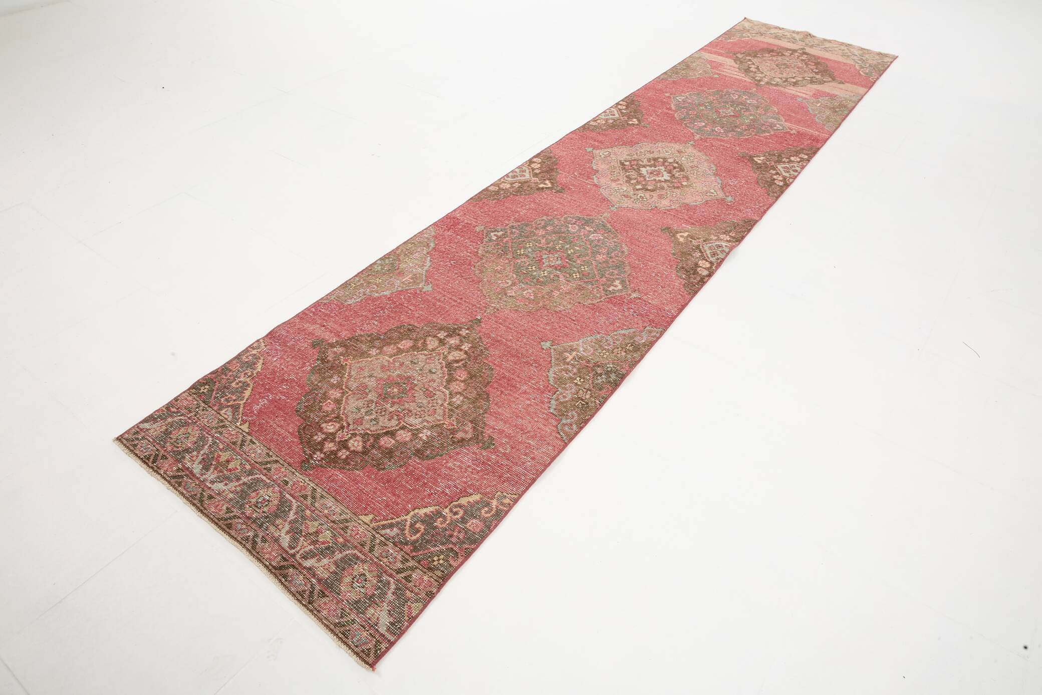 3x13 Red & Pink Vintage Runner Rug, 91x399Cm