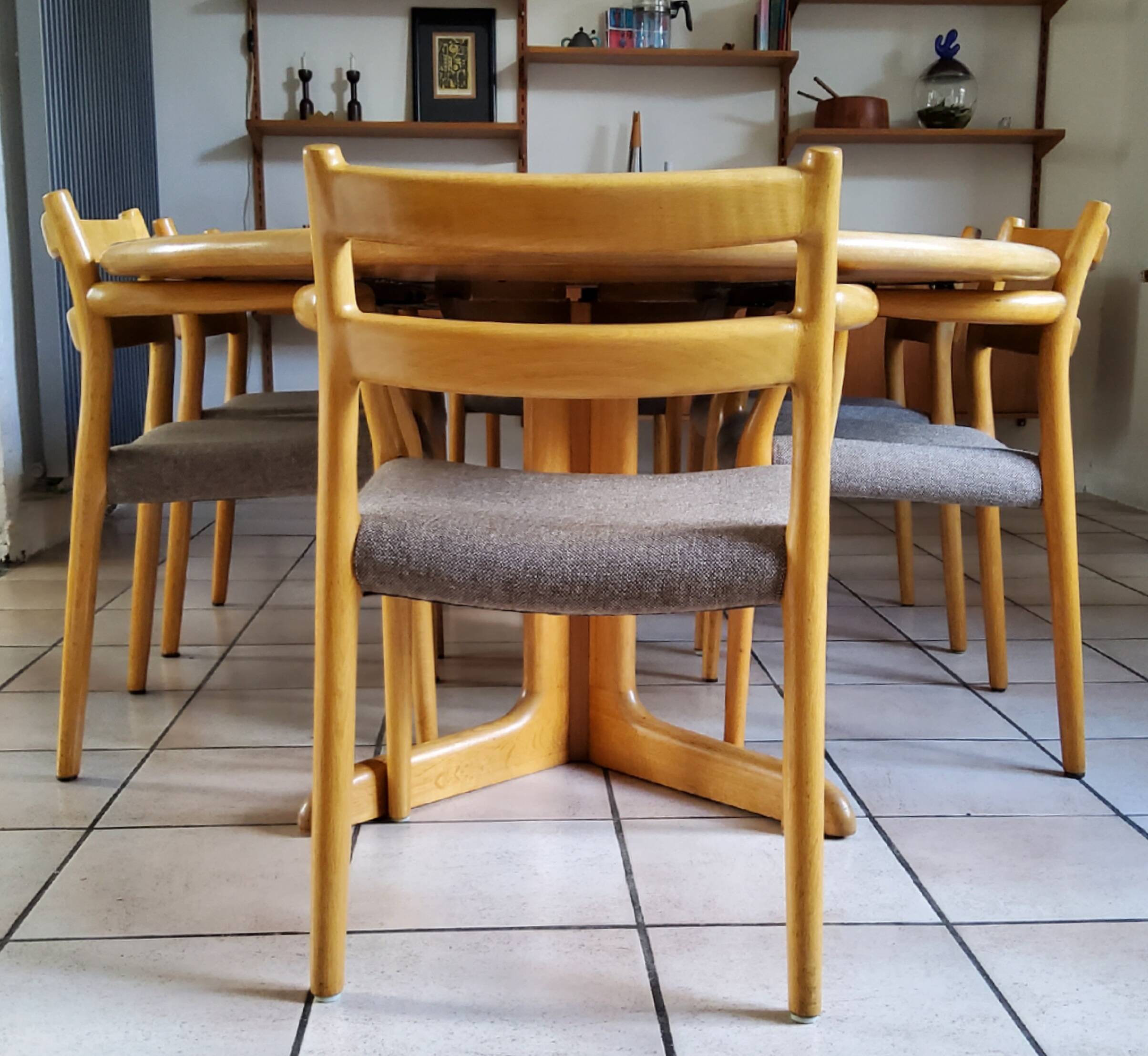 Moller dining room table and chair - 1960