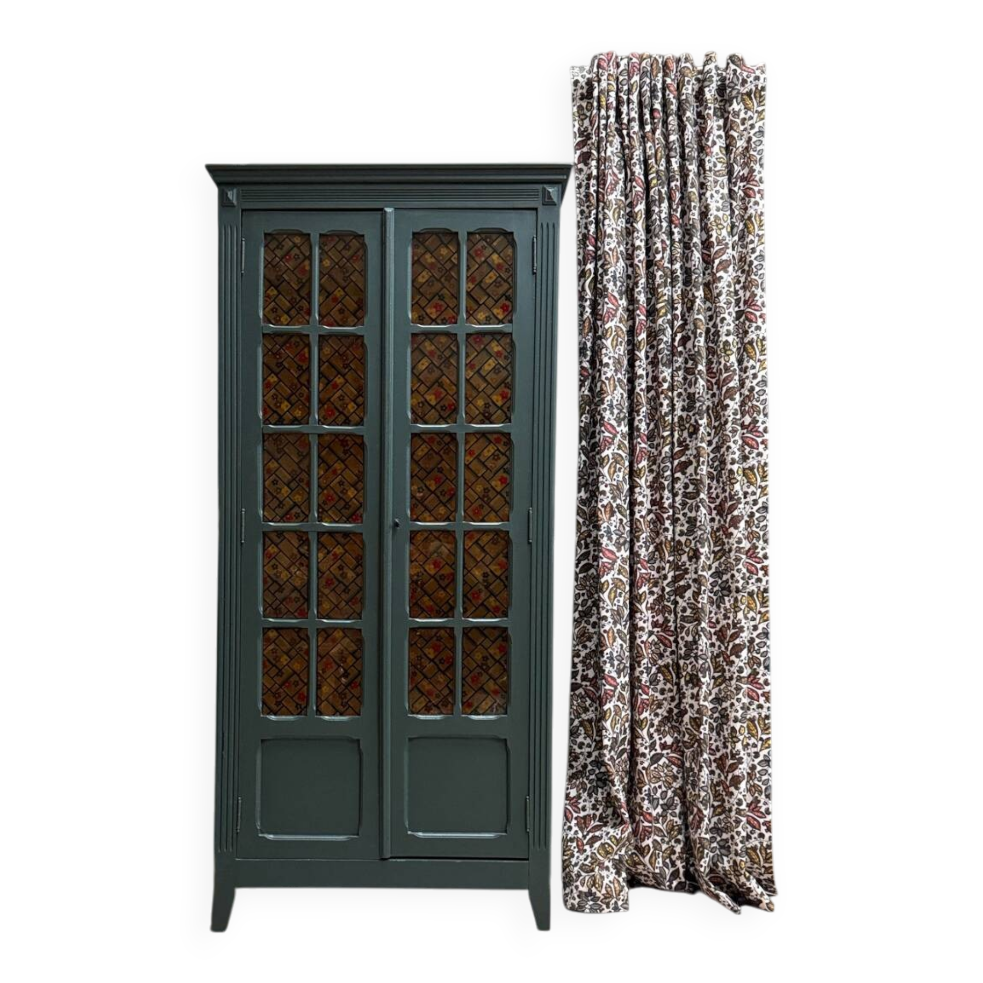 Dark green Parisian display cabinet (renovated)