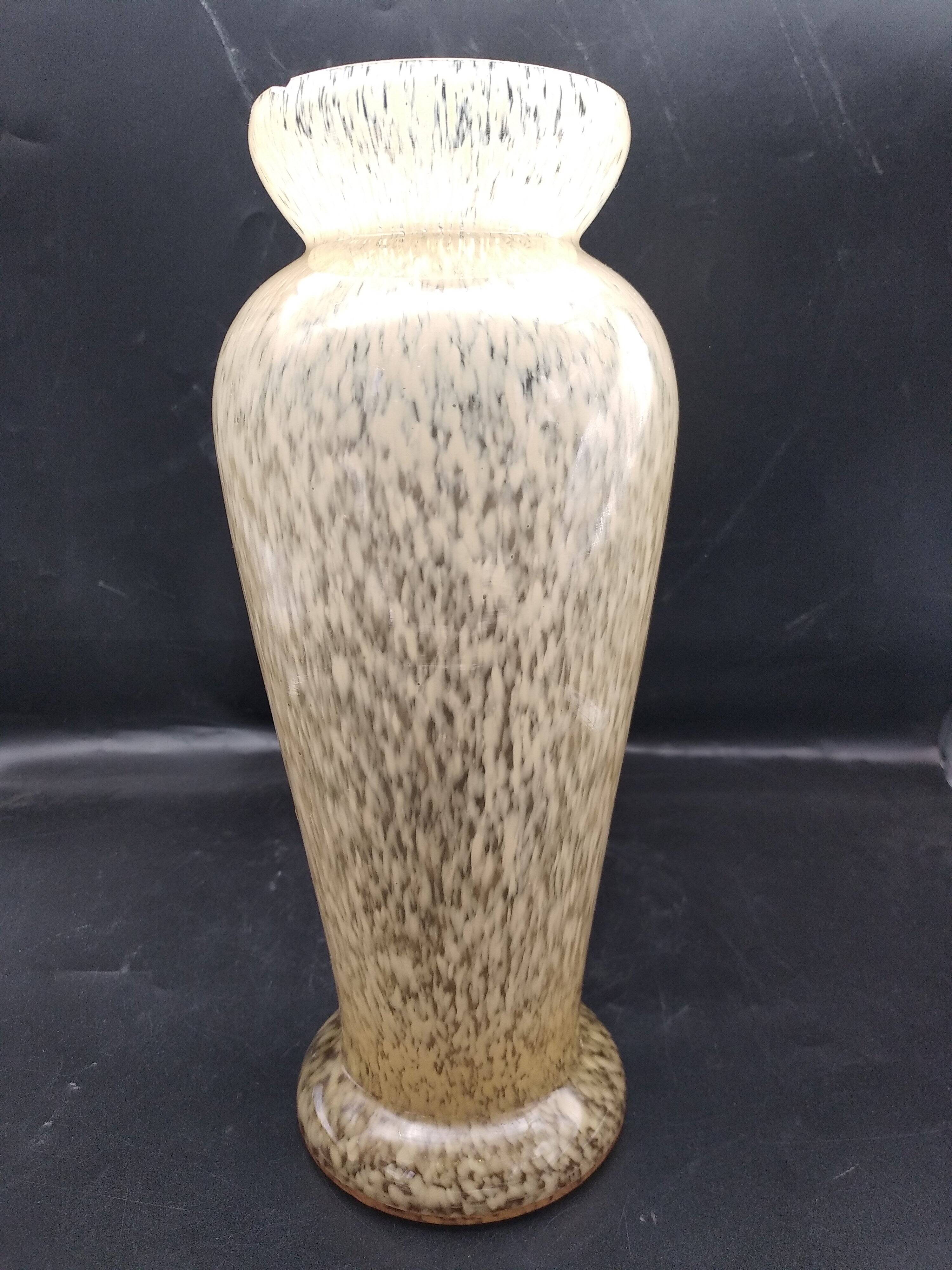 Speckled glass vase. Clichy glass.