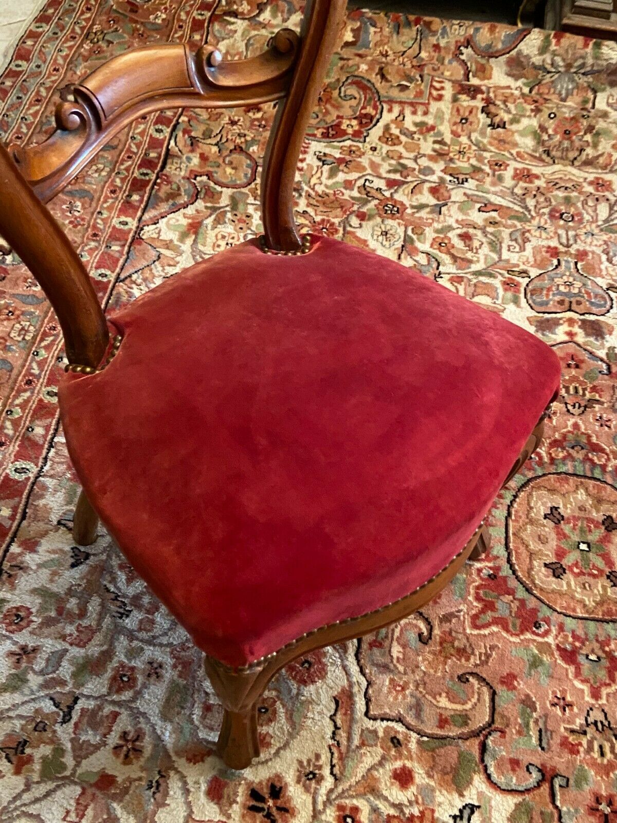 Solid walnut heater chair nineteenth century Louis-Philippe in red velvet