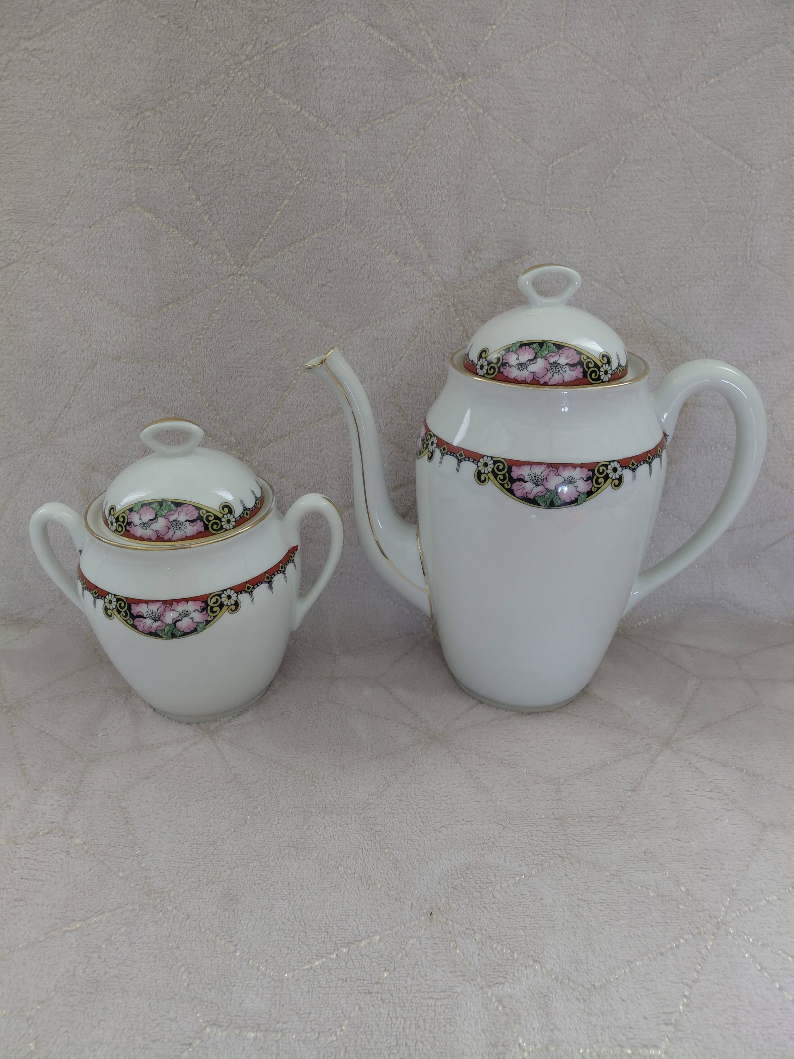 Théière et sucrier en porcelaine de Limoges