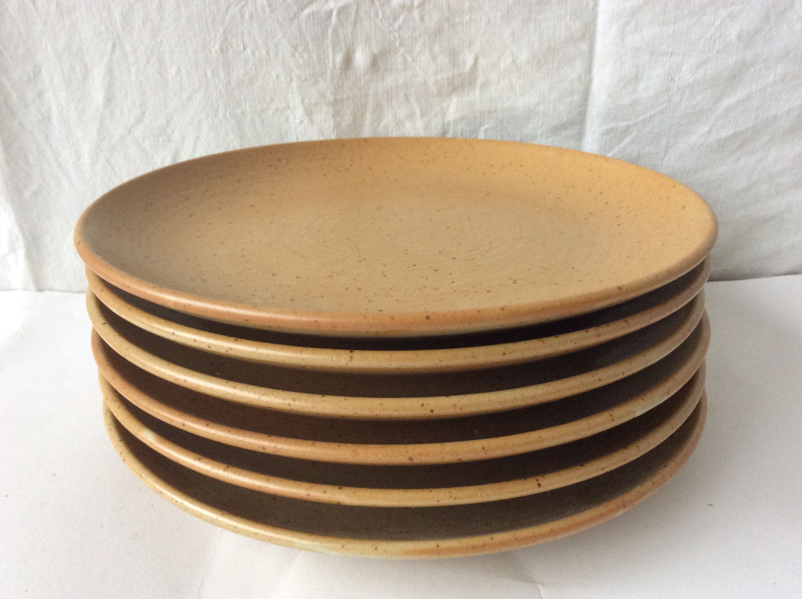 Set of 6 dessert plates made of sandstone