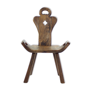 Chaise en bois faite à la main,