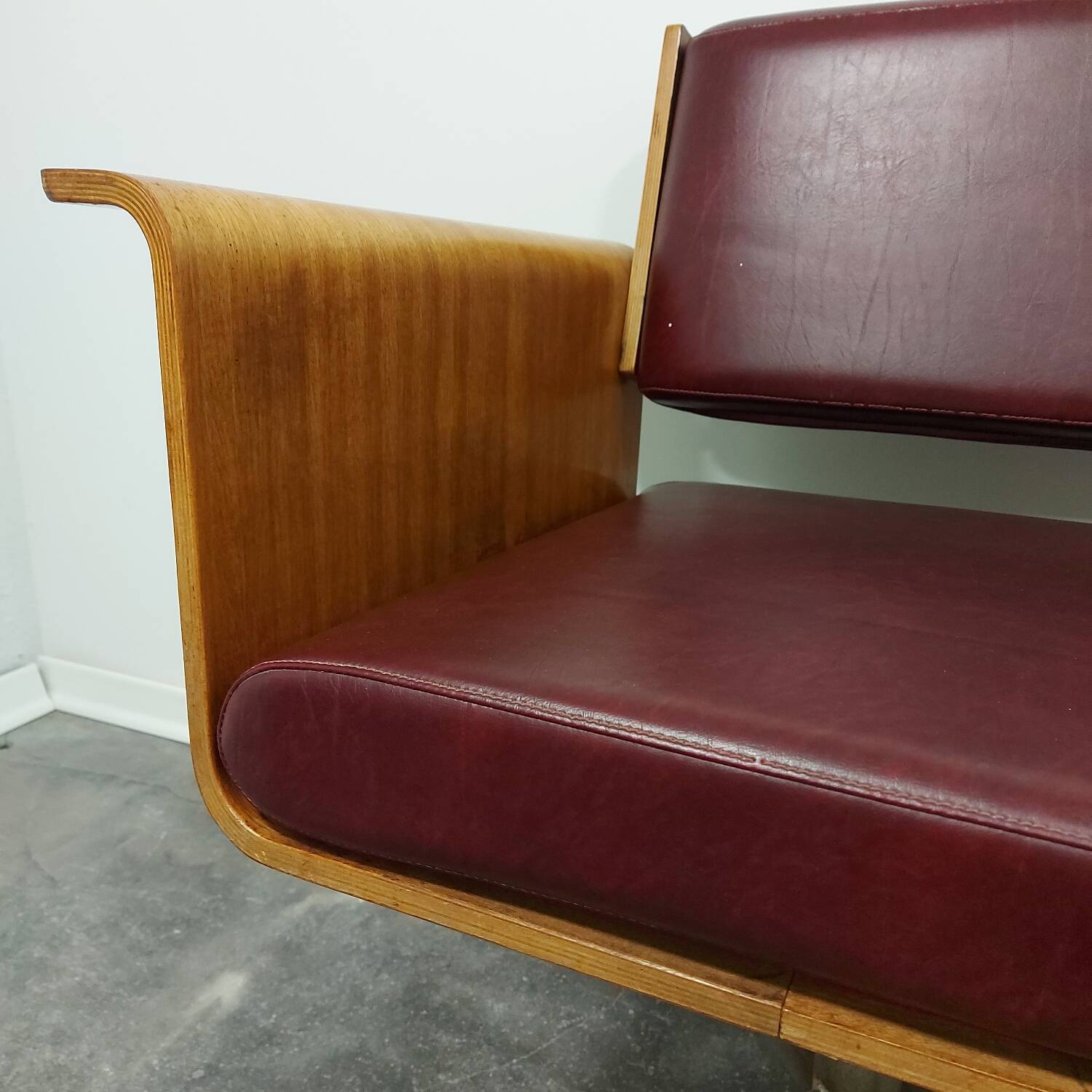 Chaise avec accoudoirs (pivotante), années 1970