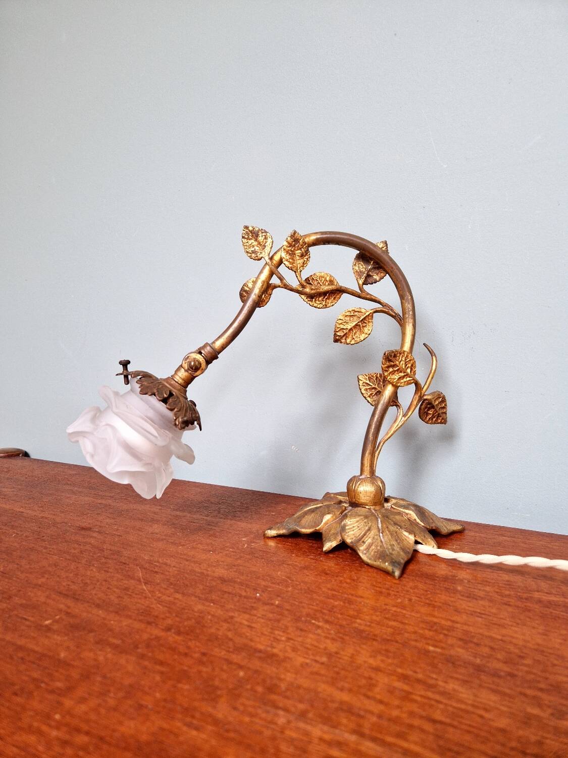 Gilt bronze table lamp, floral decoration, 1910s-20s