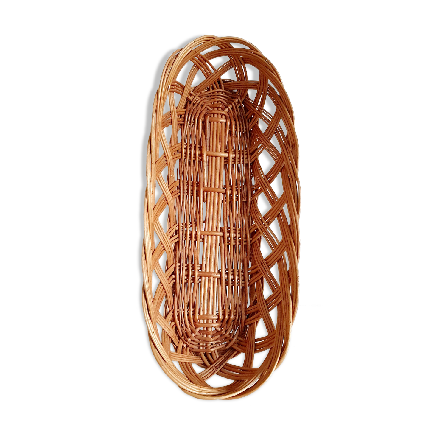 Bread basket and basket