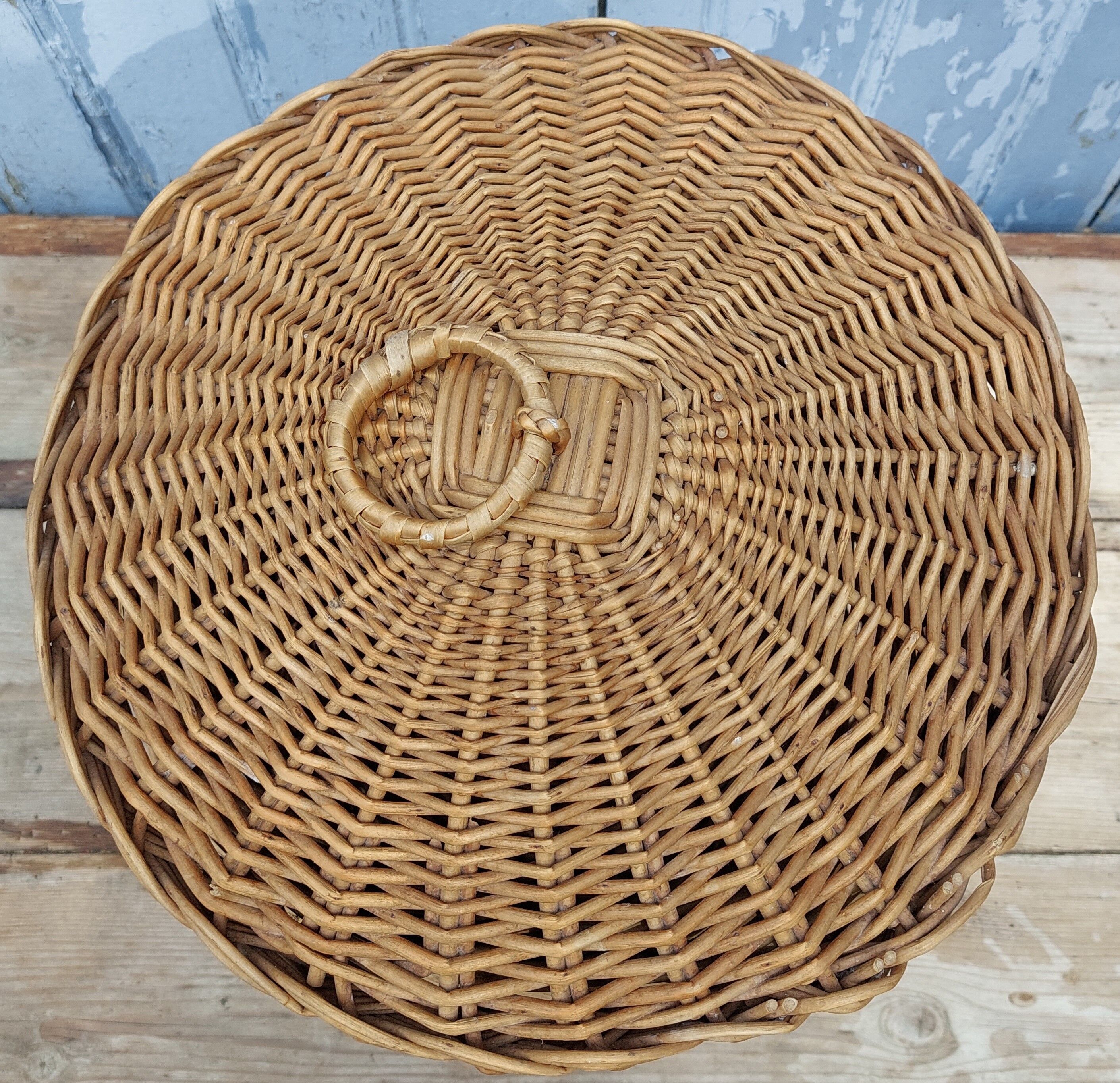 Wicker basket