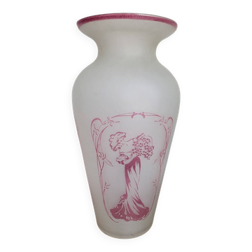 Large Art Nouveau vase