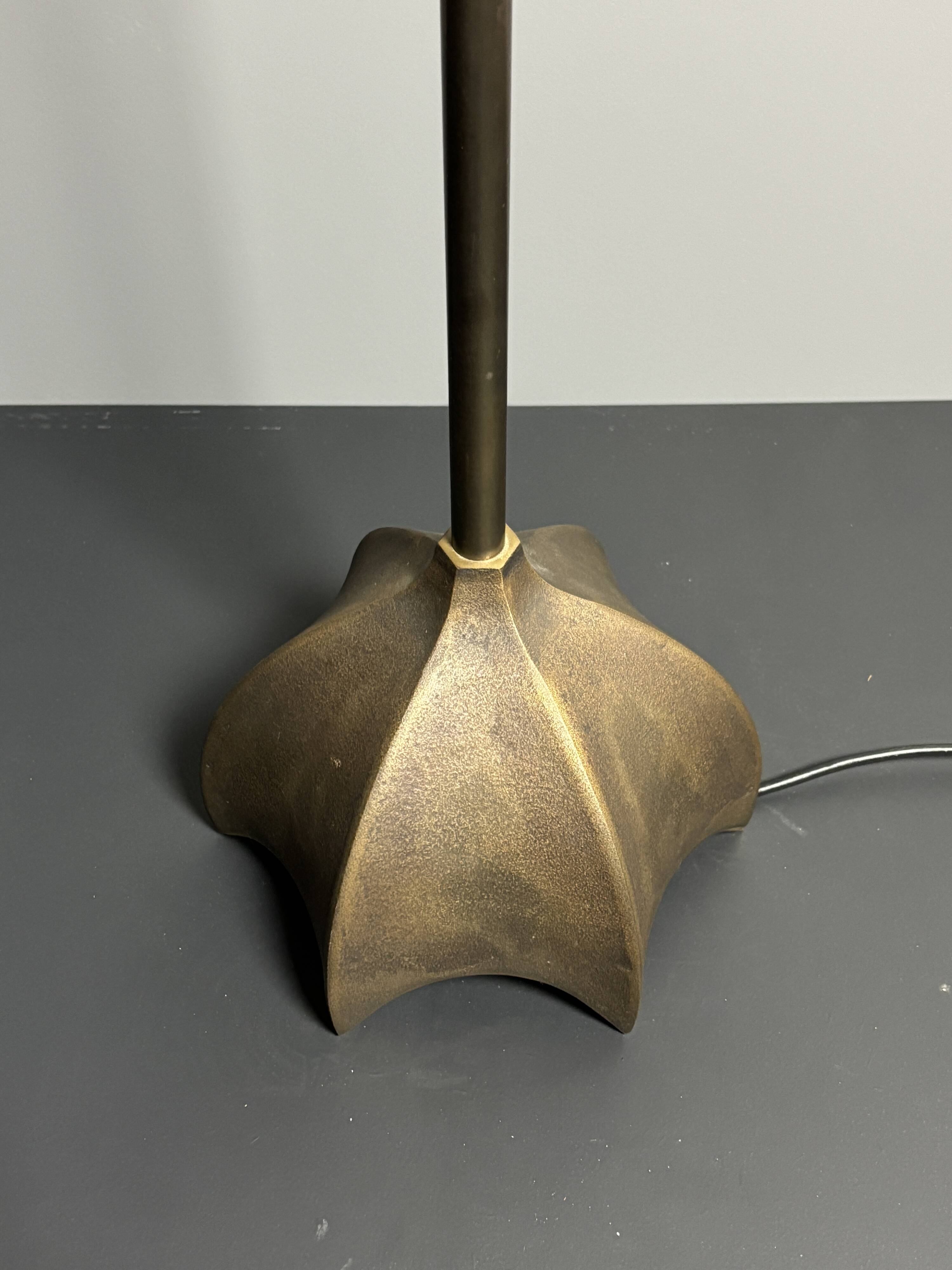 Brutalist bronze floor lamp, Dutch design by Jan des Bouvrie for Quasar