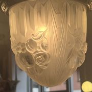 Pierre Gilles, beautiful art deco chandelier circa 1930 in bronze and molded glass