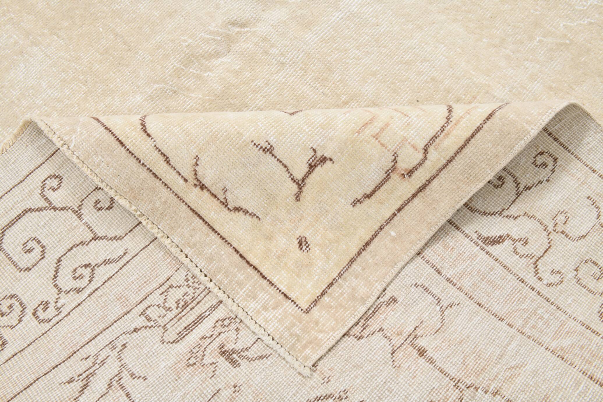 7x10 Cream Beige Oversize Vintage Rug, 209x311Cm