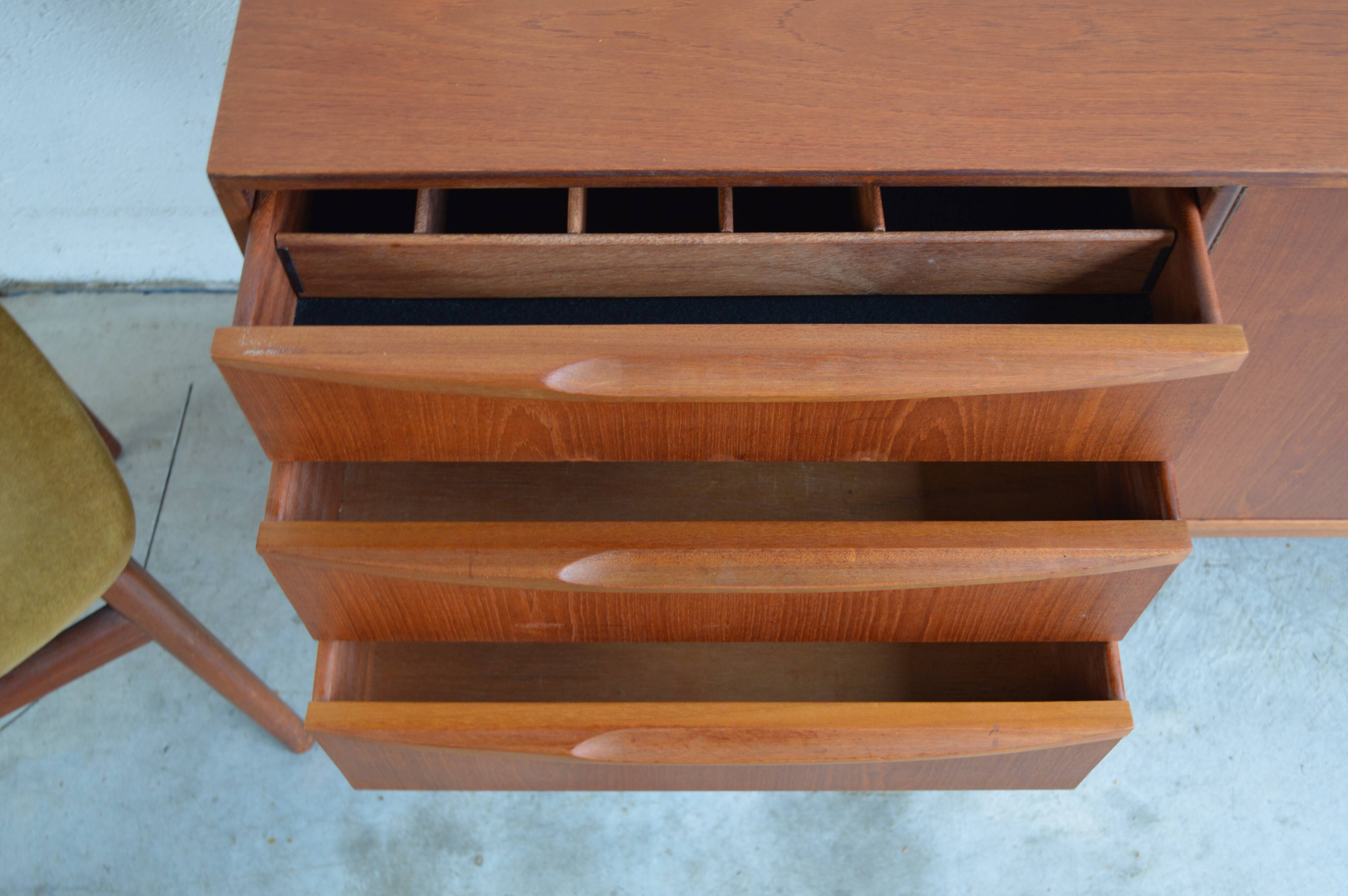 Vintage Scandinavian teak sideboard by McIntosh * 213 cm *