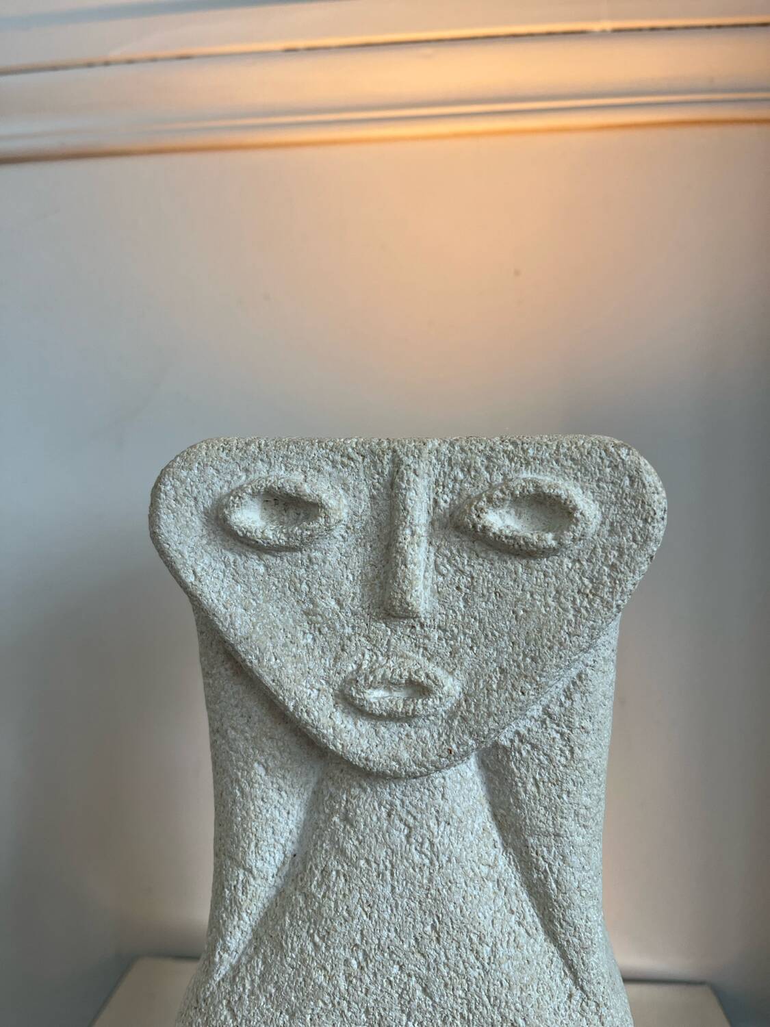 Stone lamp by sculptor Albert Tormos