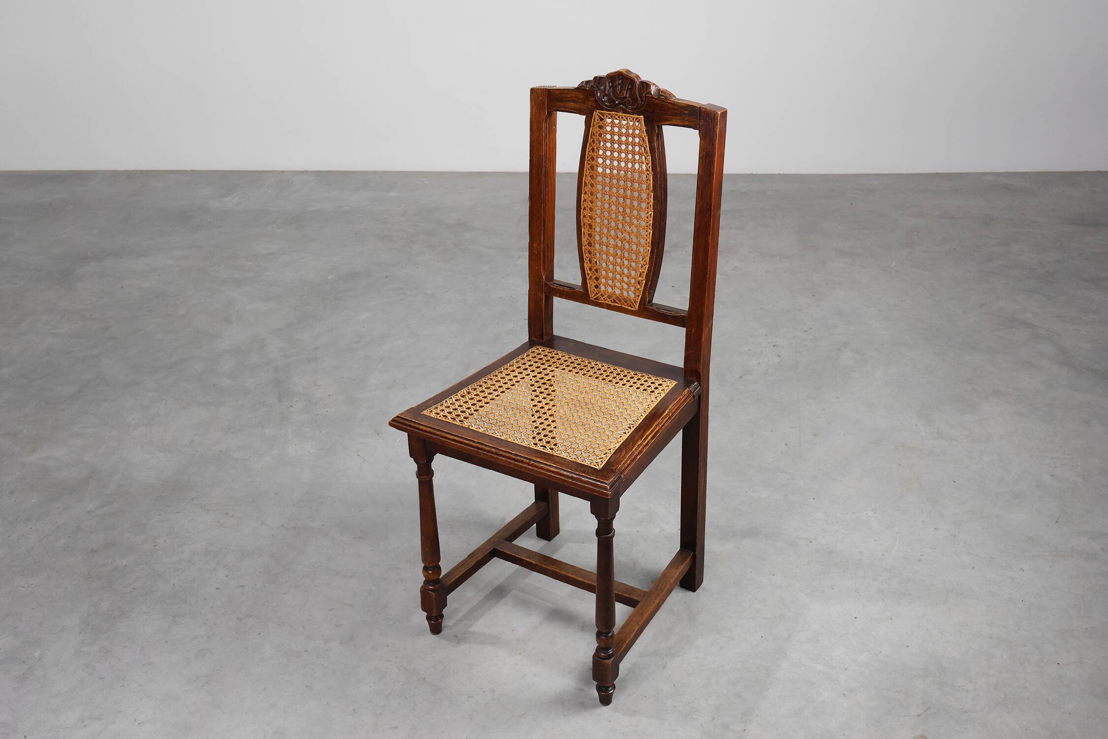 Chaise en bois et rotin française antique, vers 1900