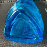 Bouteille bleue verre ciselé