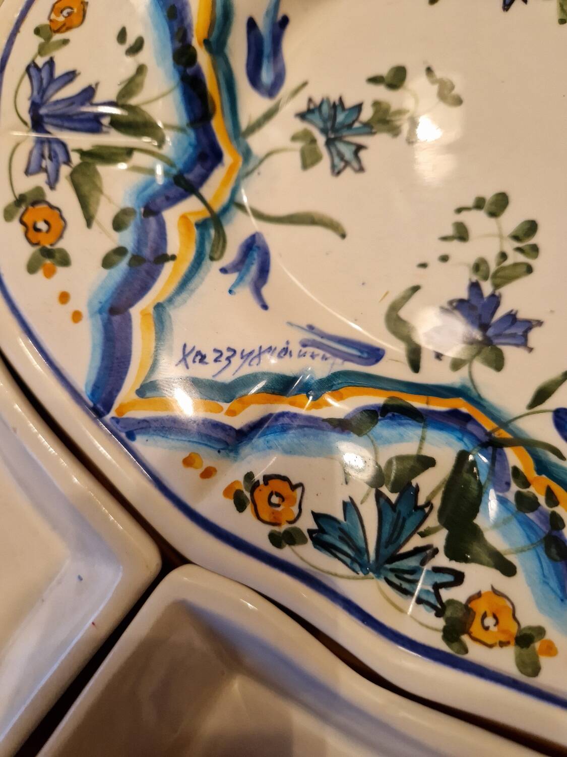 Large 7-piece display dish in Greek earthenware