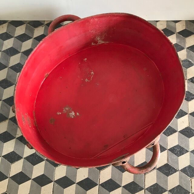 Old winegrower's bassine
