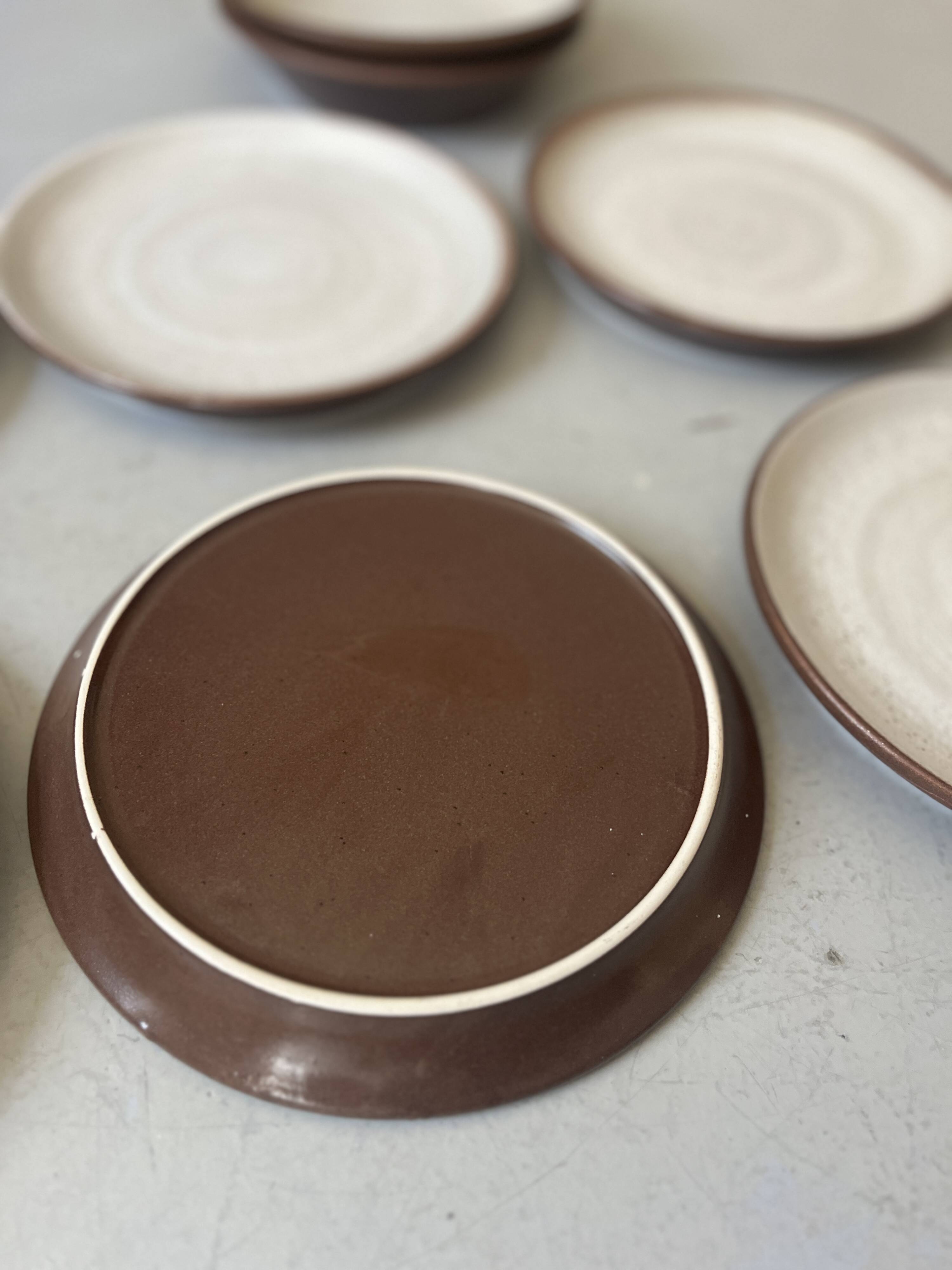 dessert service 6 flat plates + 2 soup plates in Gien sandstone, 1970