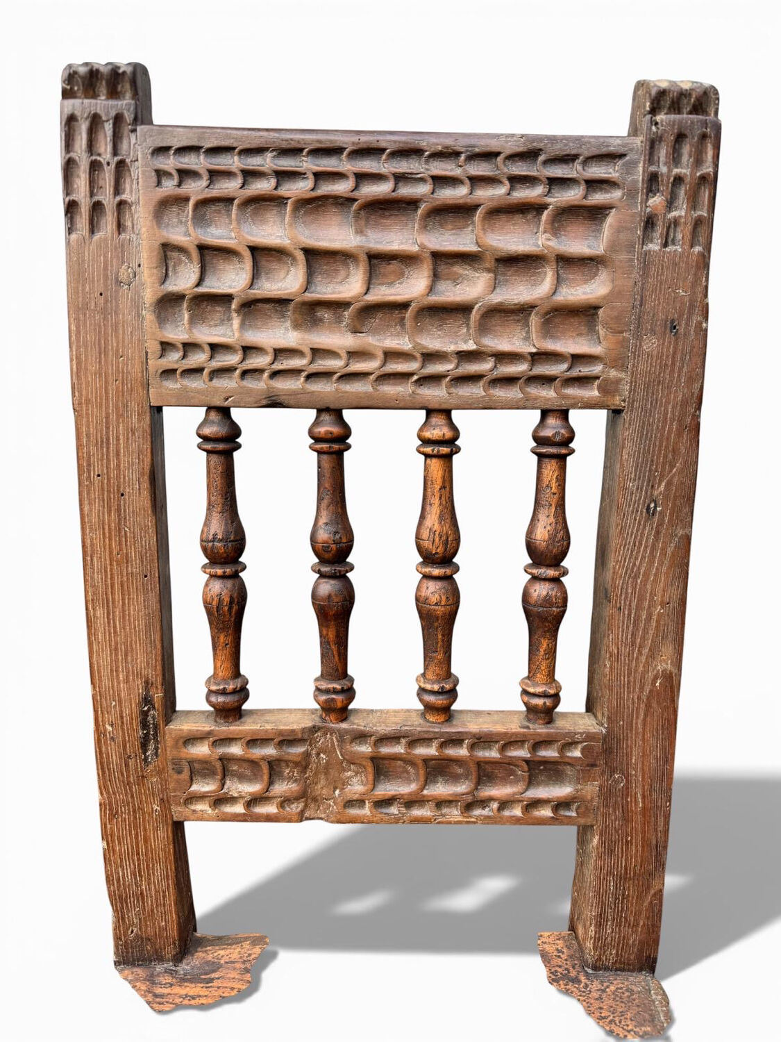Rare high chair from the 16th/17th century in solid oak.