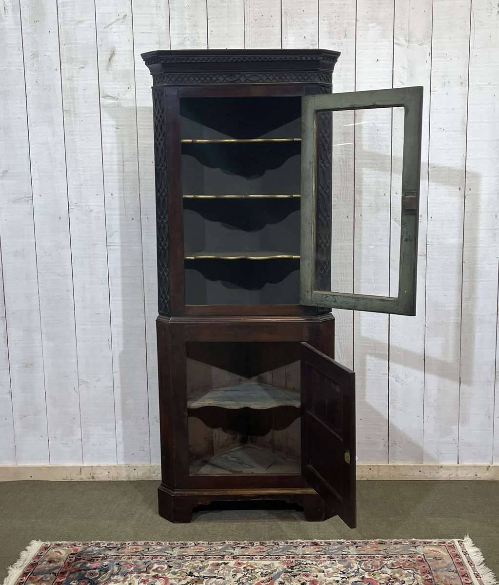 19th century English corner cabinet in walnut, mahogany and oak