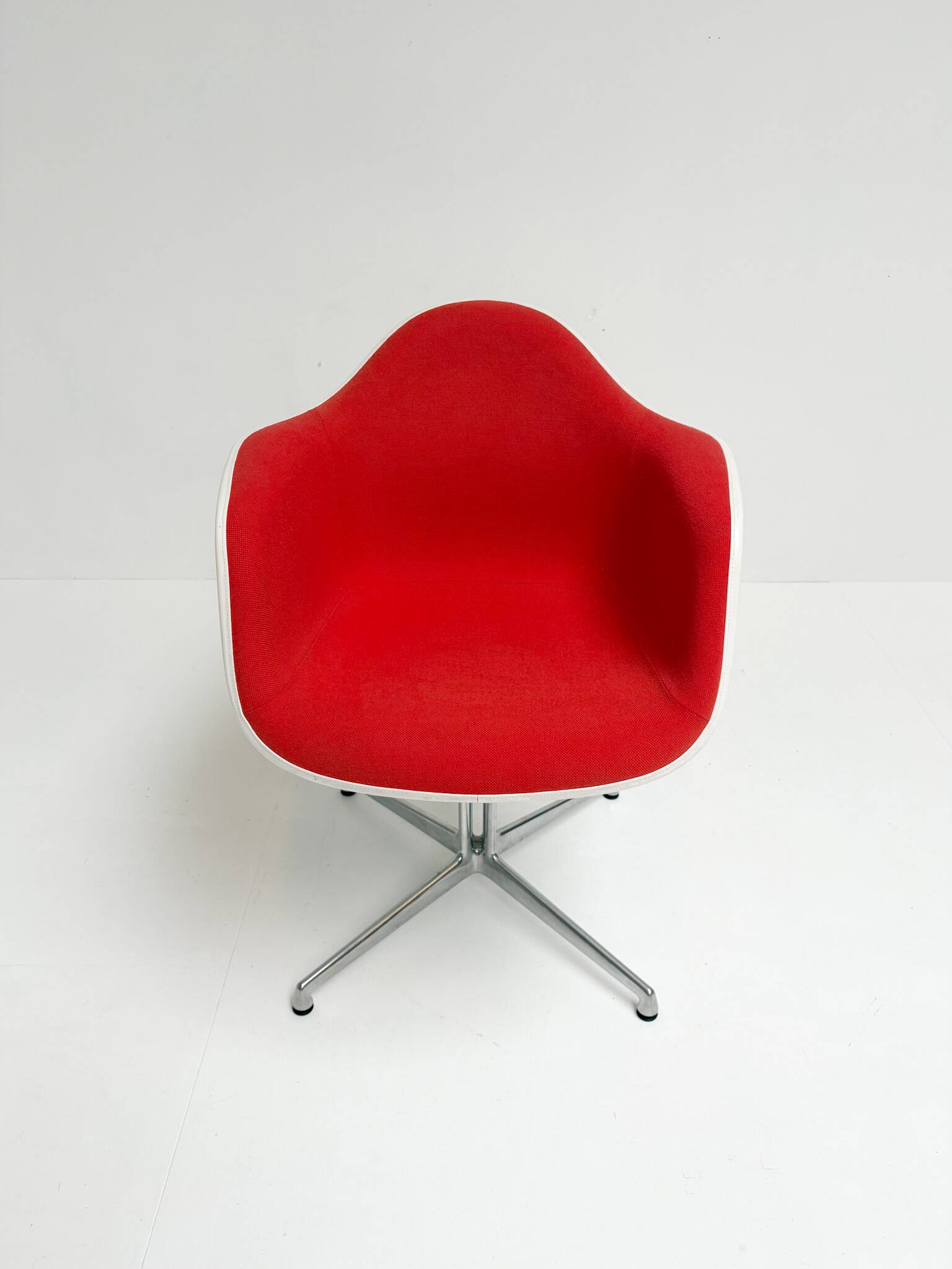 Fauteuil DAL par Charles et Ray Eames pour Vitra, années 2010.
