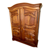 Armoire ancienne en chêne massif et merisier (style Louis XV)