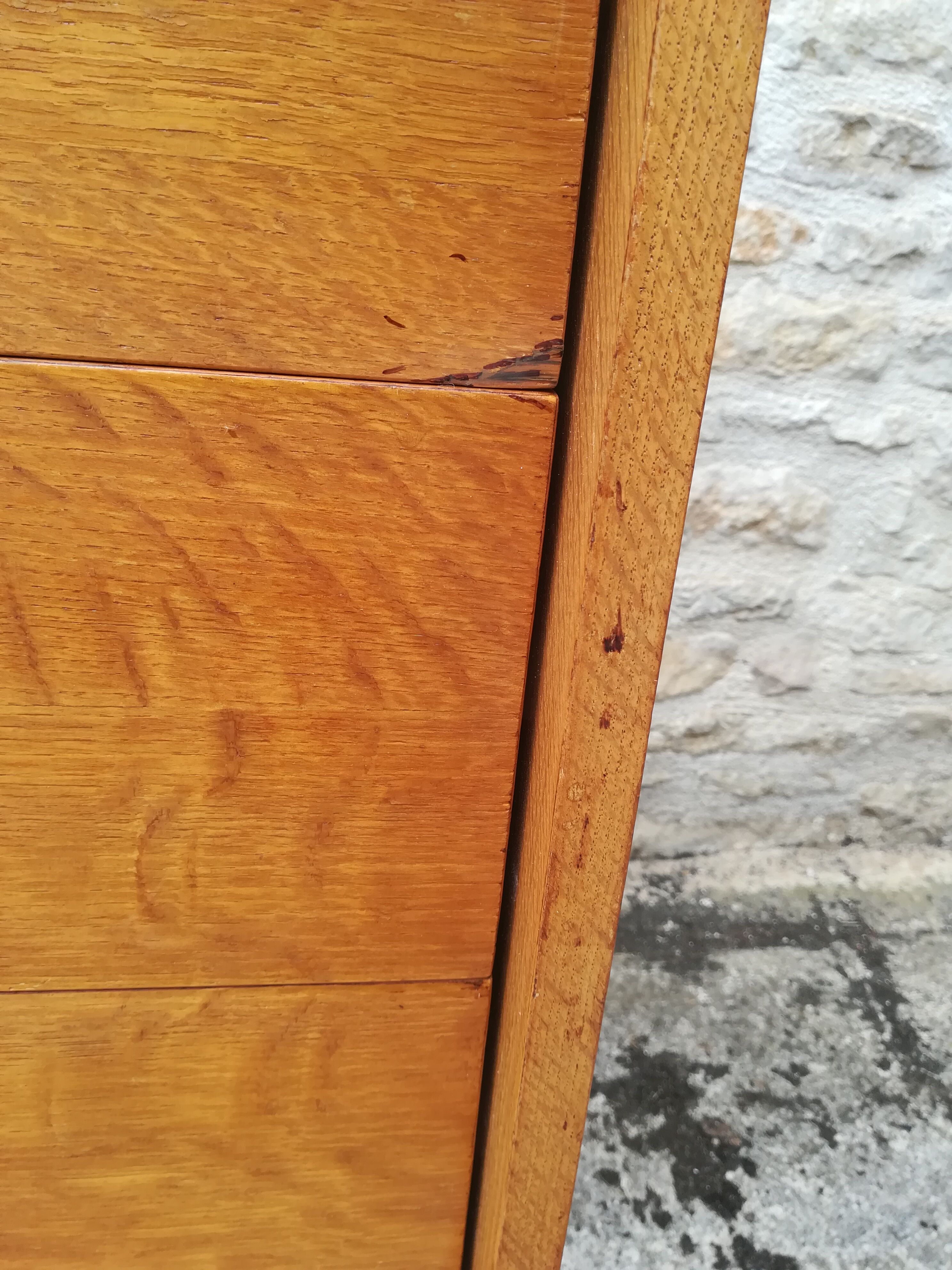 Chest of drawers buffet compass feet