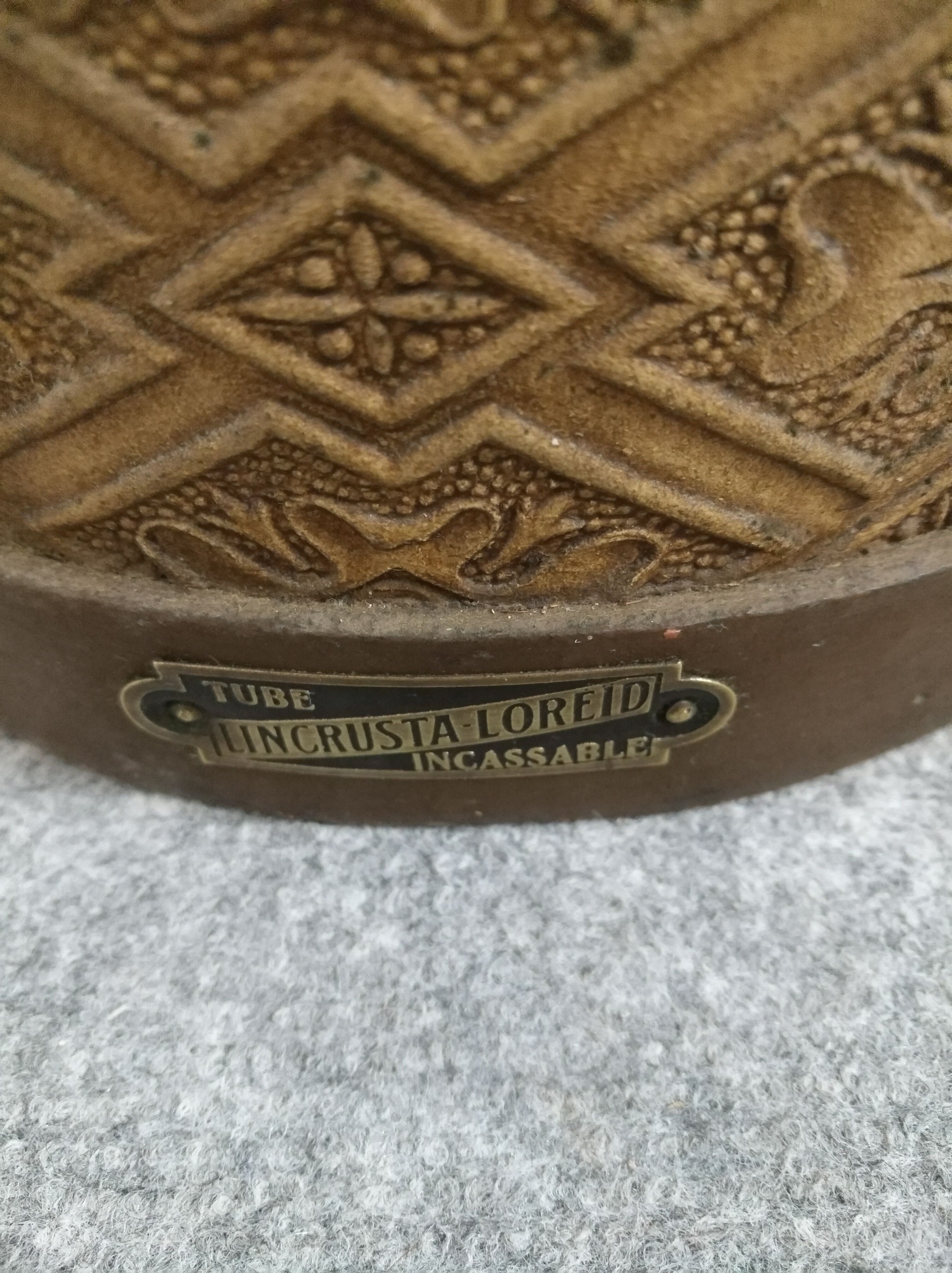 Art Deco Para-supplied door Lincrusta Loreid