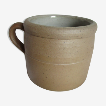 Stoneware pot