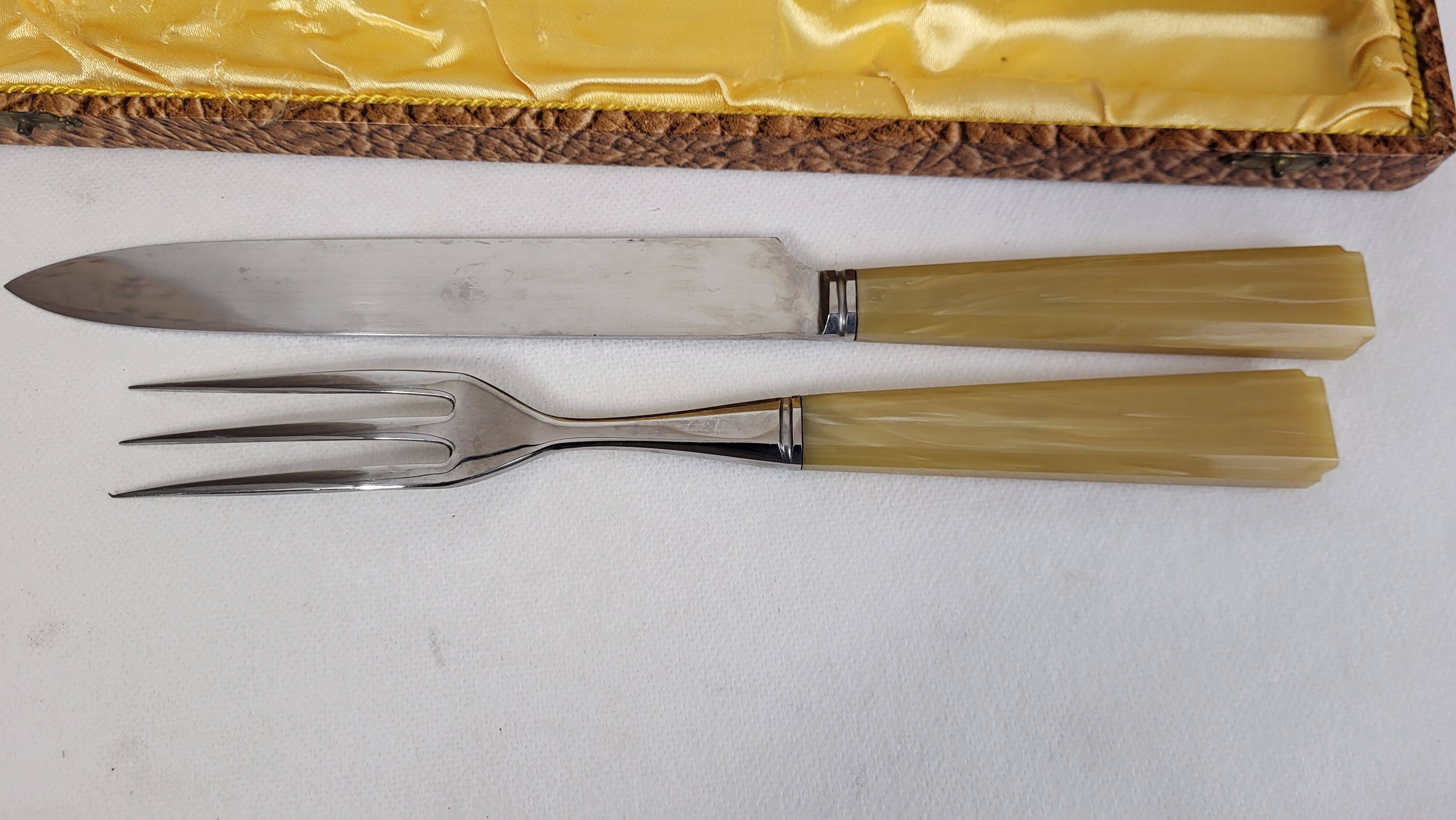 Serving cutlery