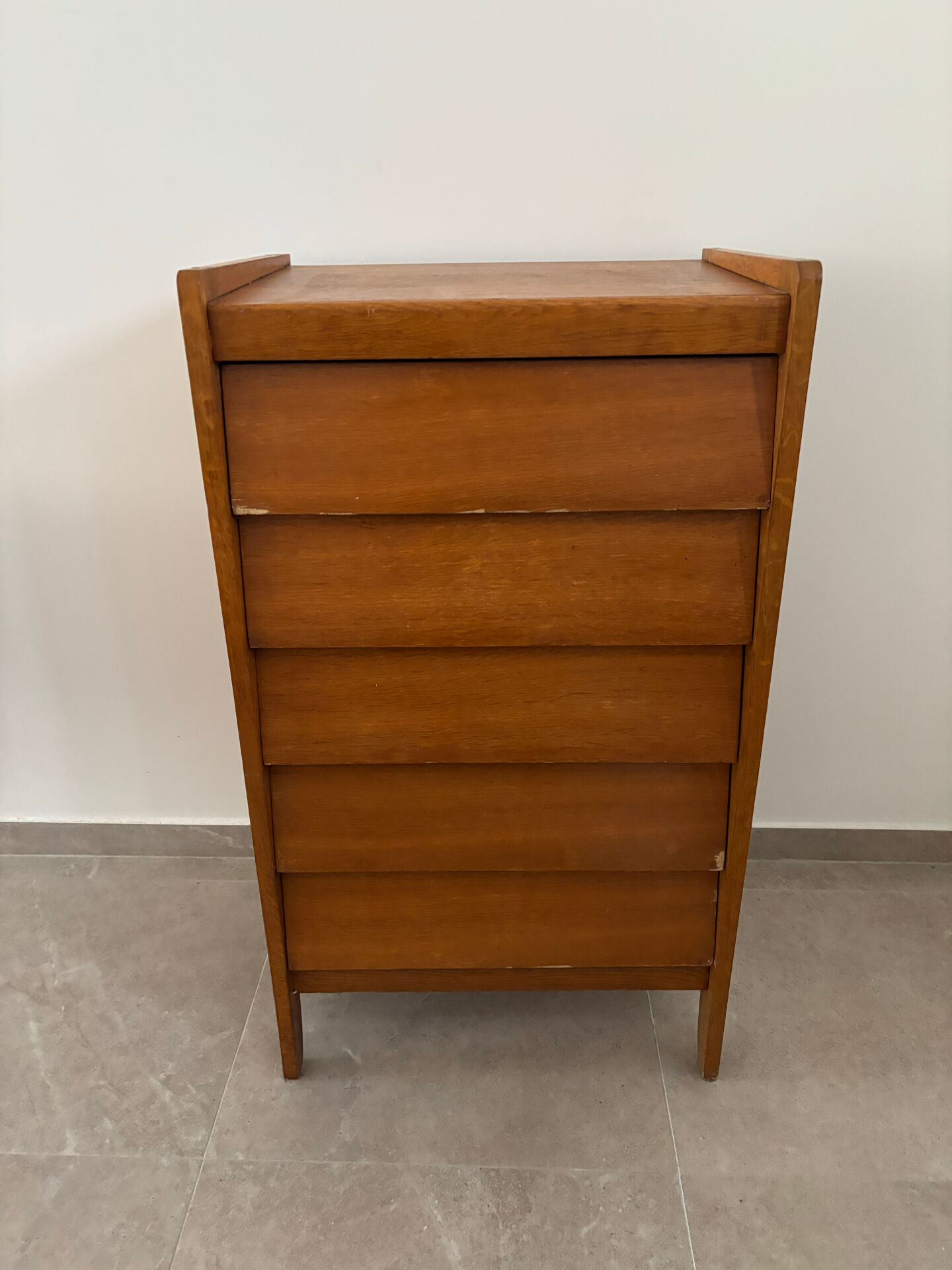 Weekly chest of drawers