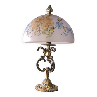 Lampe bronze  peinture sur abat jour signée verre 47x28