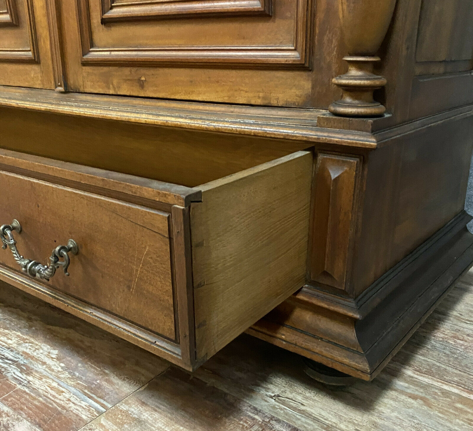 Gothic Renaissance library in solid walnut with columns around 1850