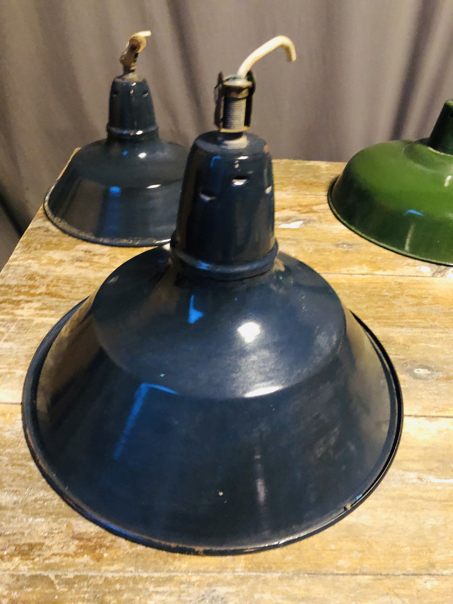 Industrial pendant lamp