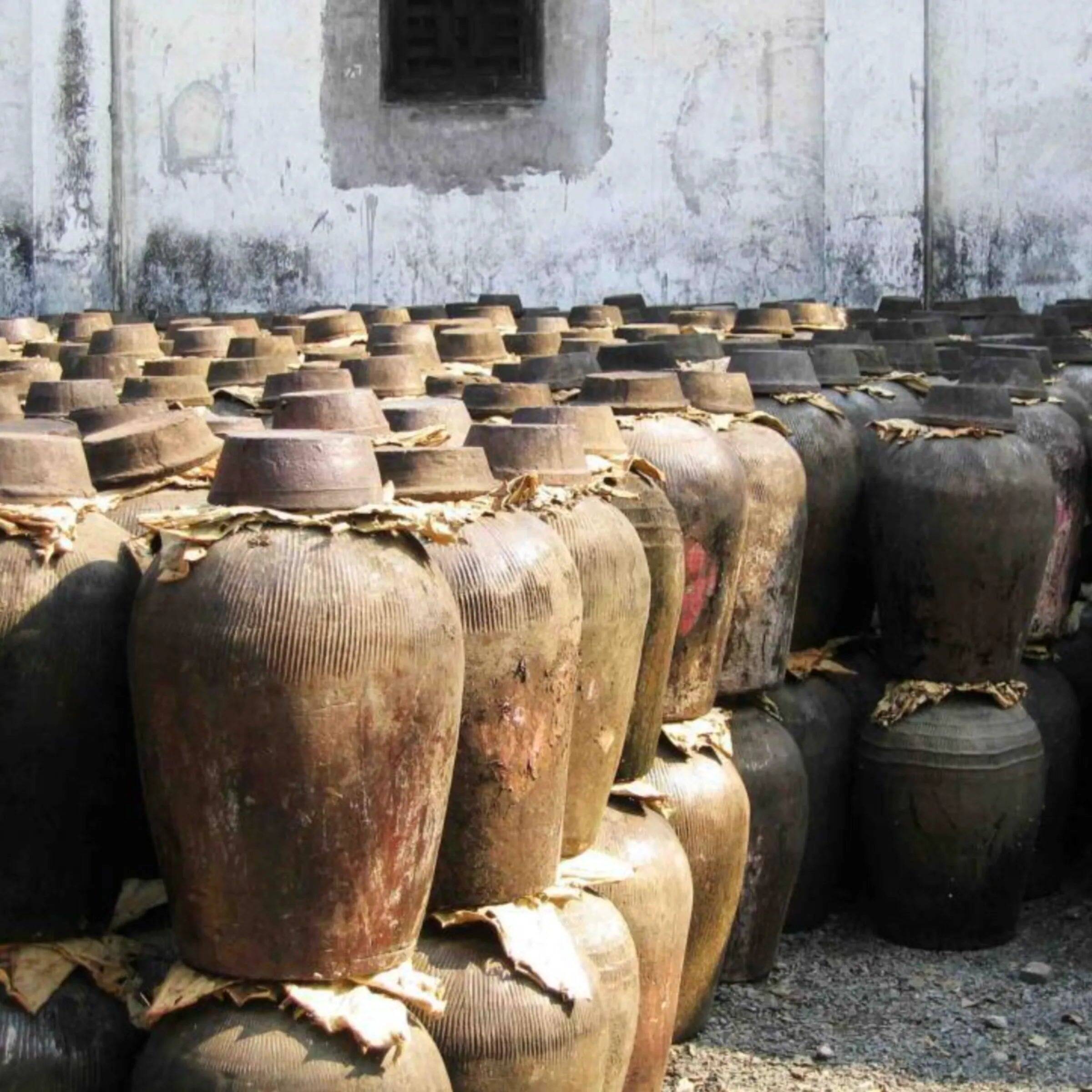 Yulin - Chinese bleached rice wine jar No. 4